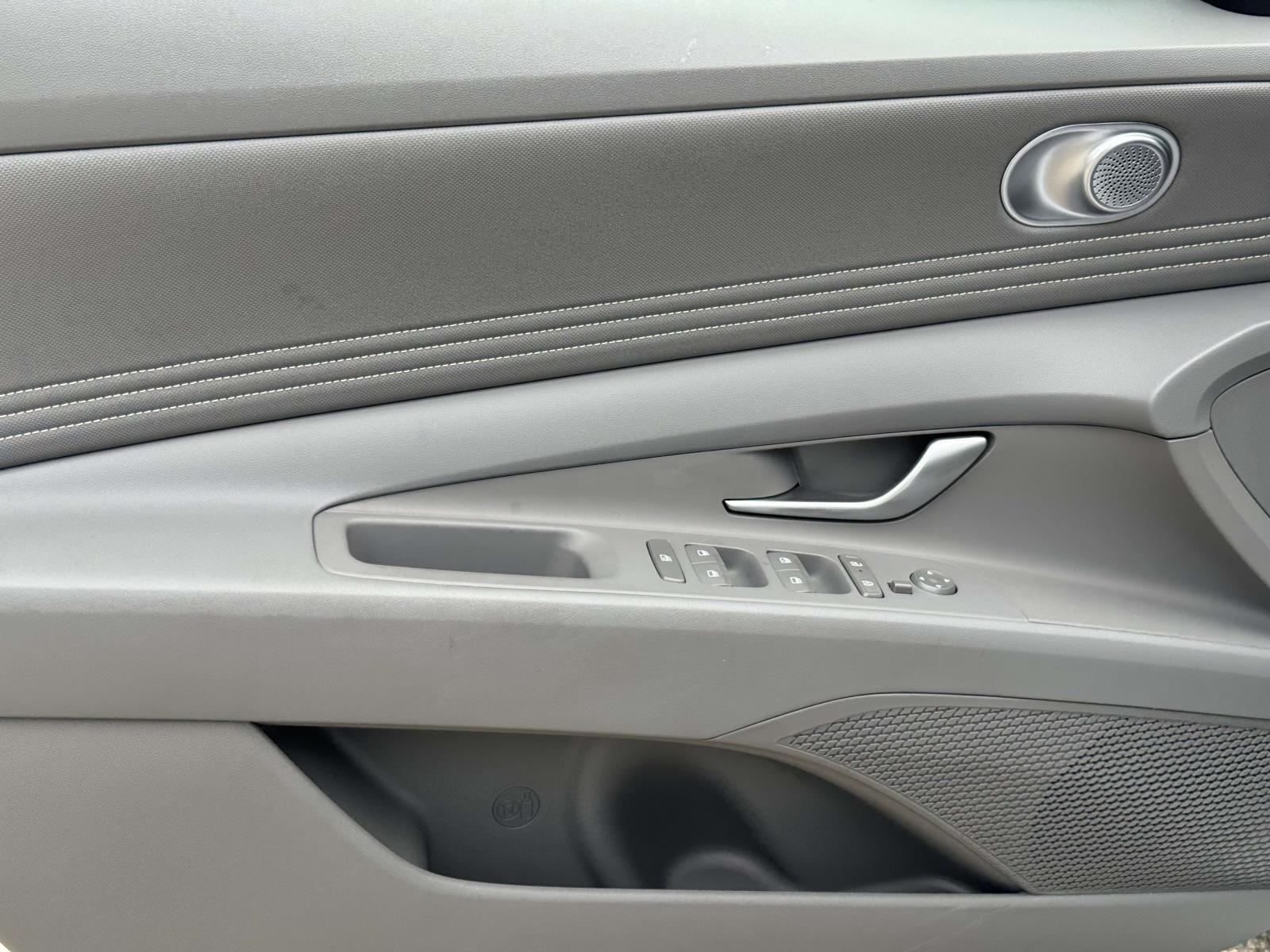 2025 Hyundai Elantra SEL - Photo 28