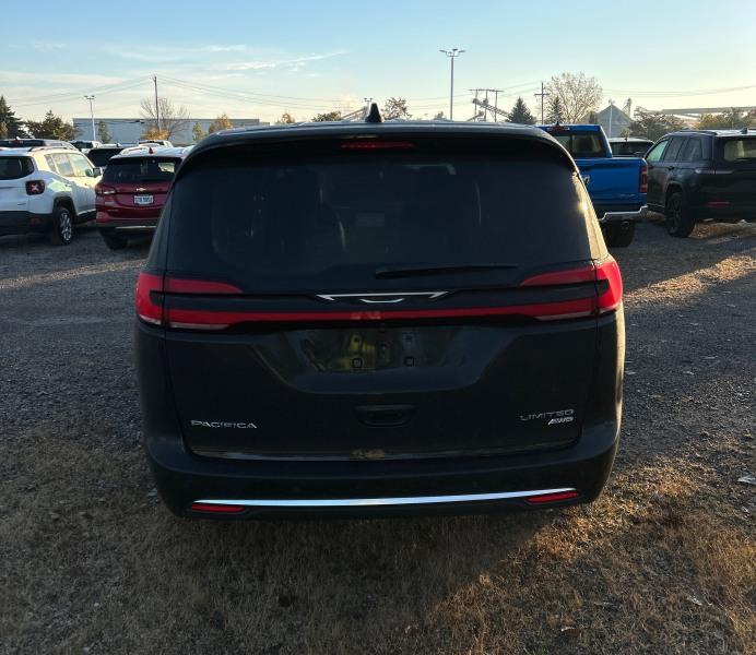 Used 2027 Chrysler Pacifica Limited AWD Mini-van, Passenger