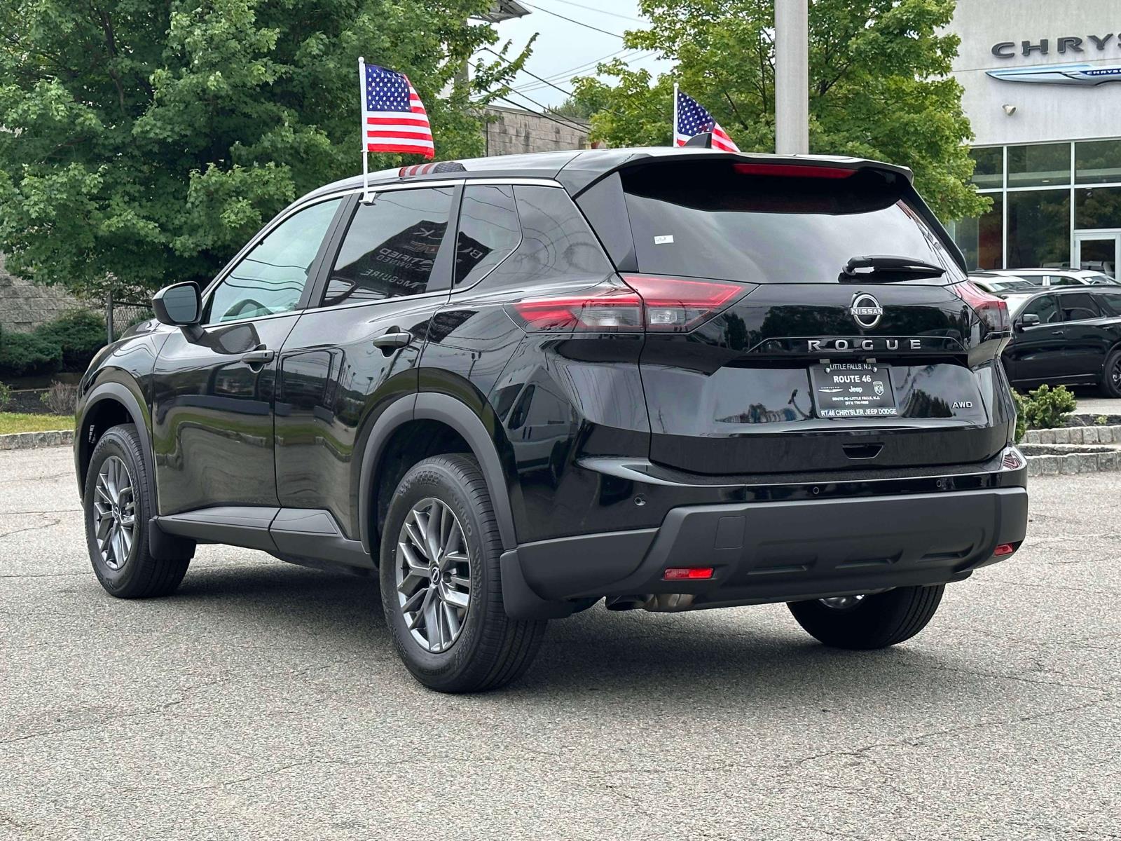 2026 Nissan Rogue S photo 3