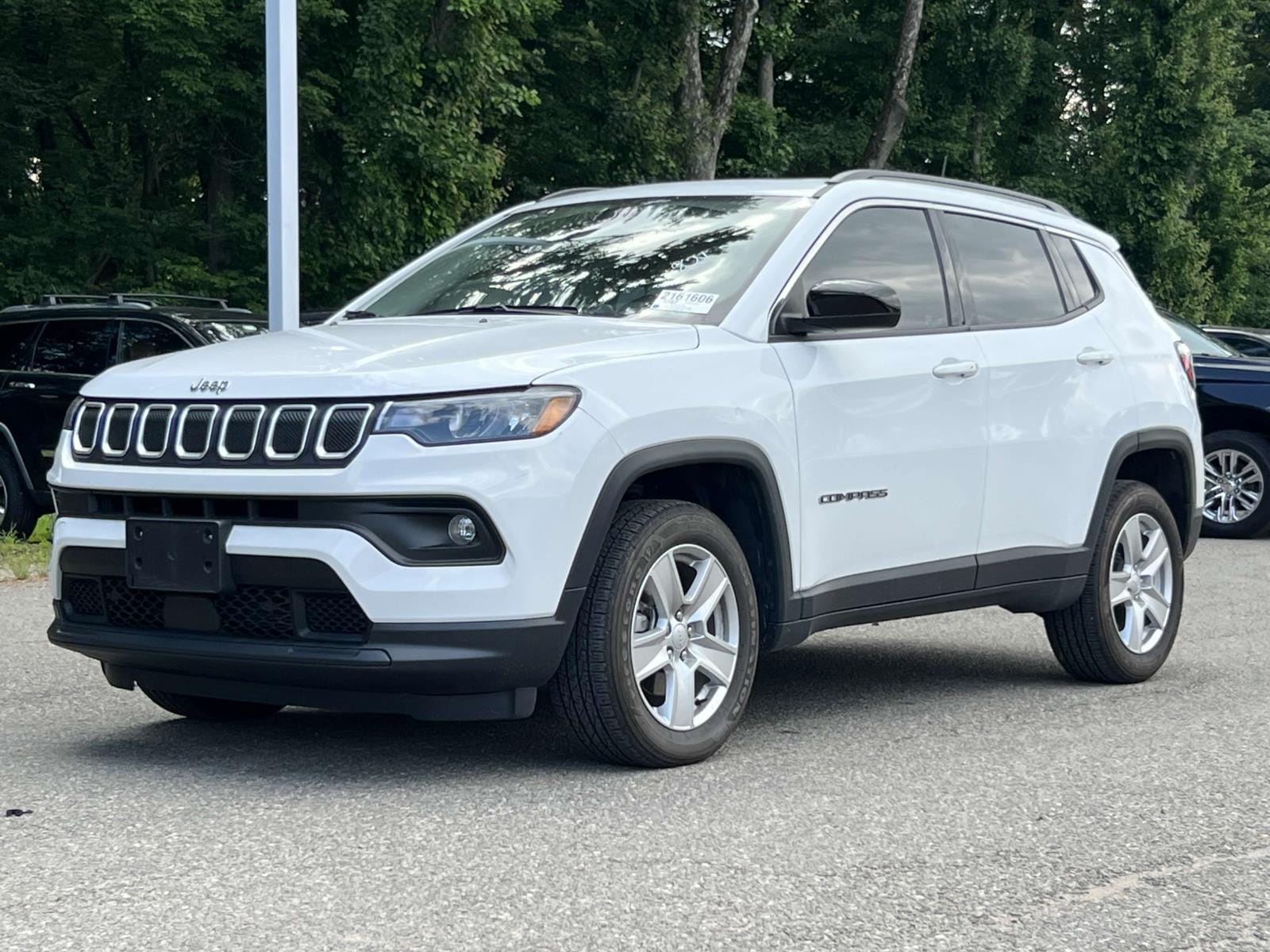 Used 2022 Jeep Compass Latitude with VIN 3C4NJDBB3NT111046 for sale in Little Falls, NJ