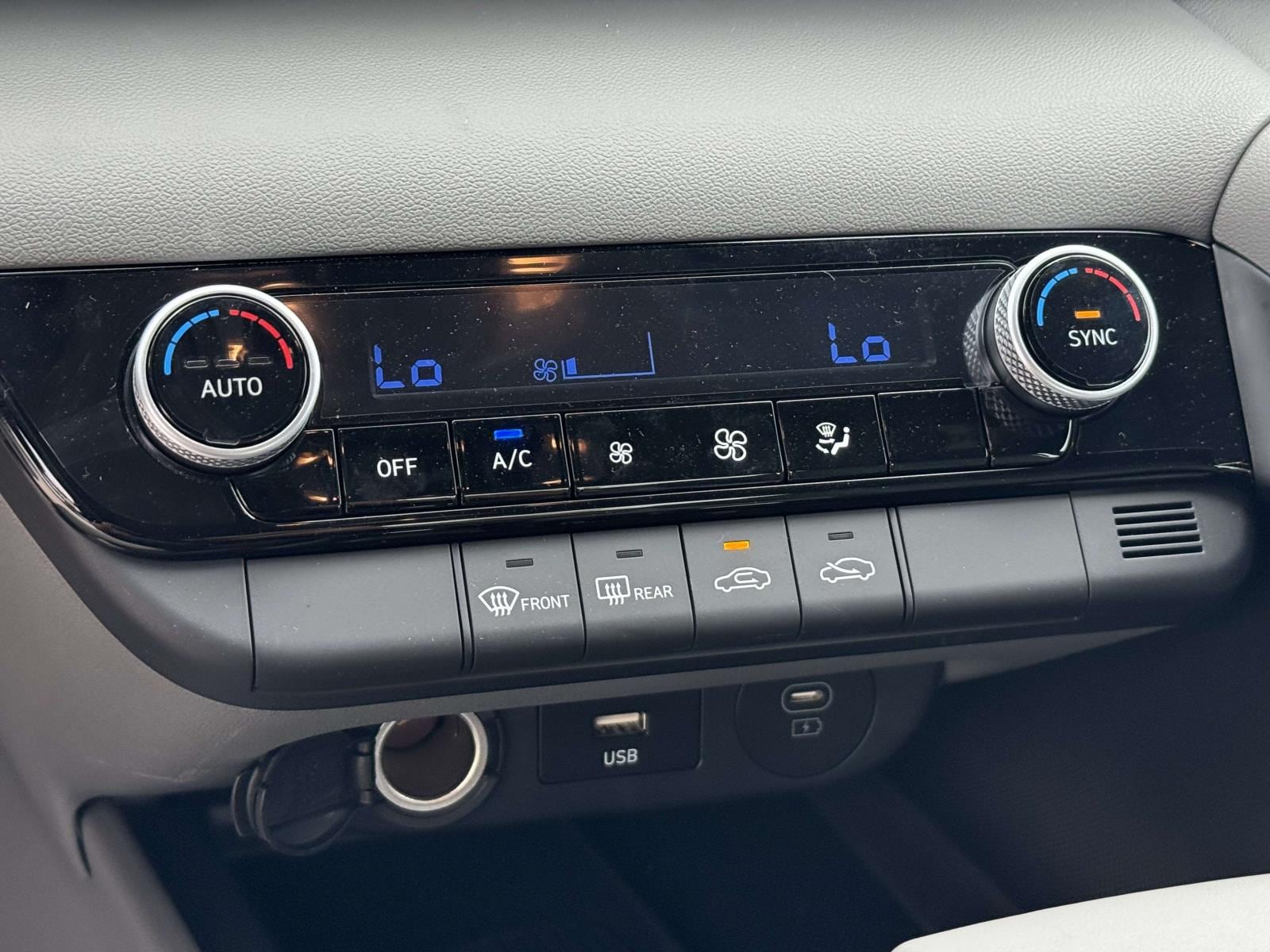 2025 Hyundai Elantra SEL - Photo 17