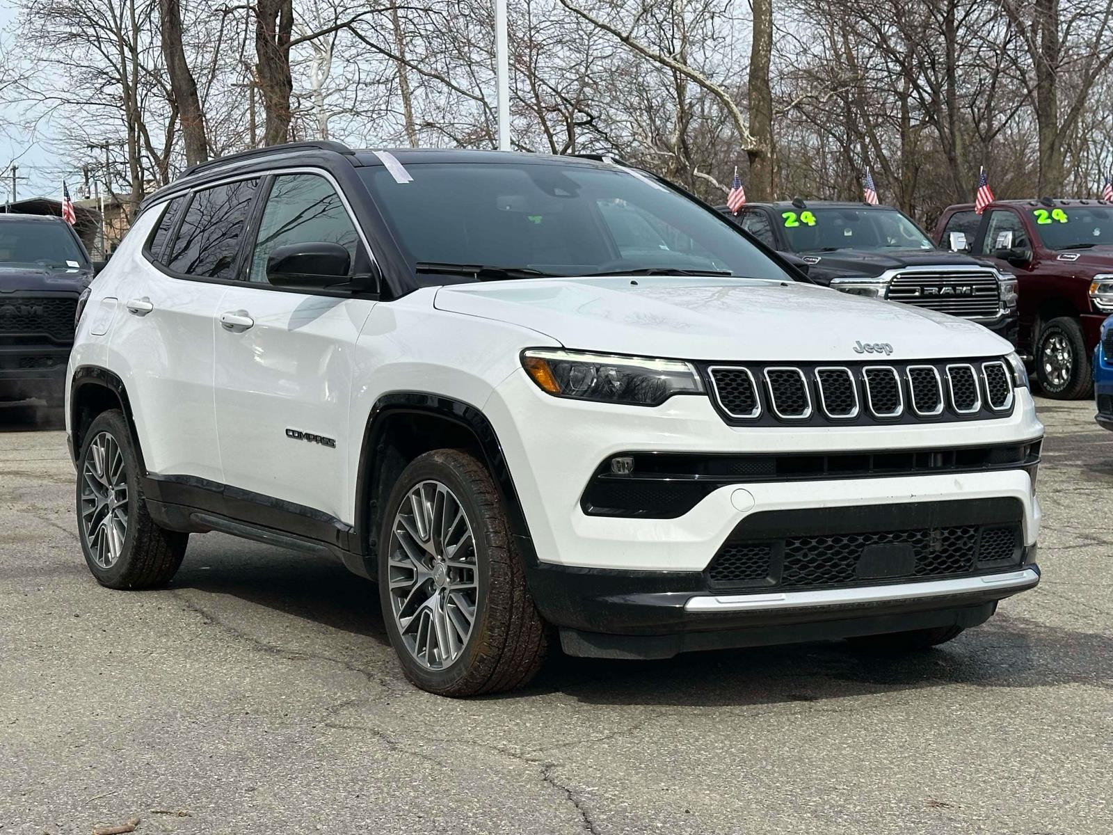 2023 Jeep Compass Limited 4X4's photo