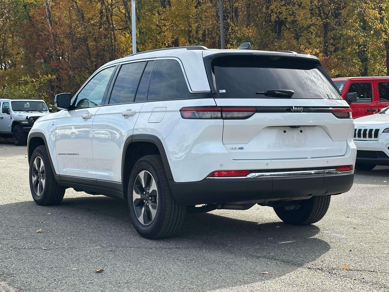 2023 Jeep Cherokee 4xe photo 3