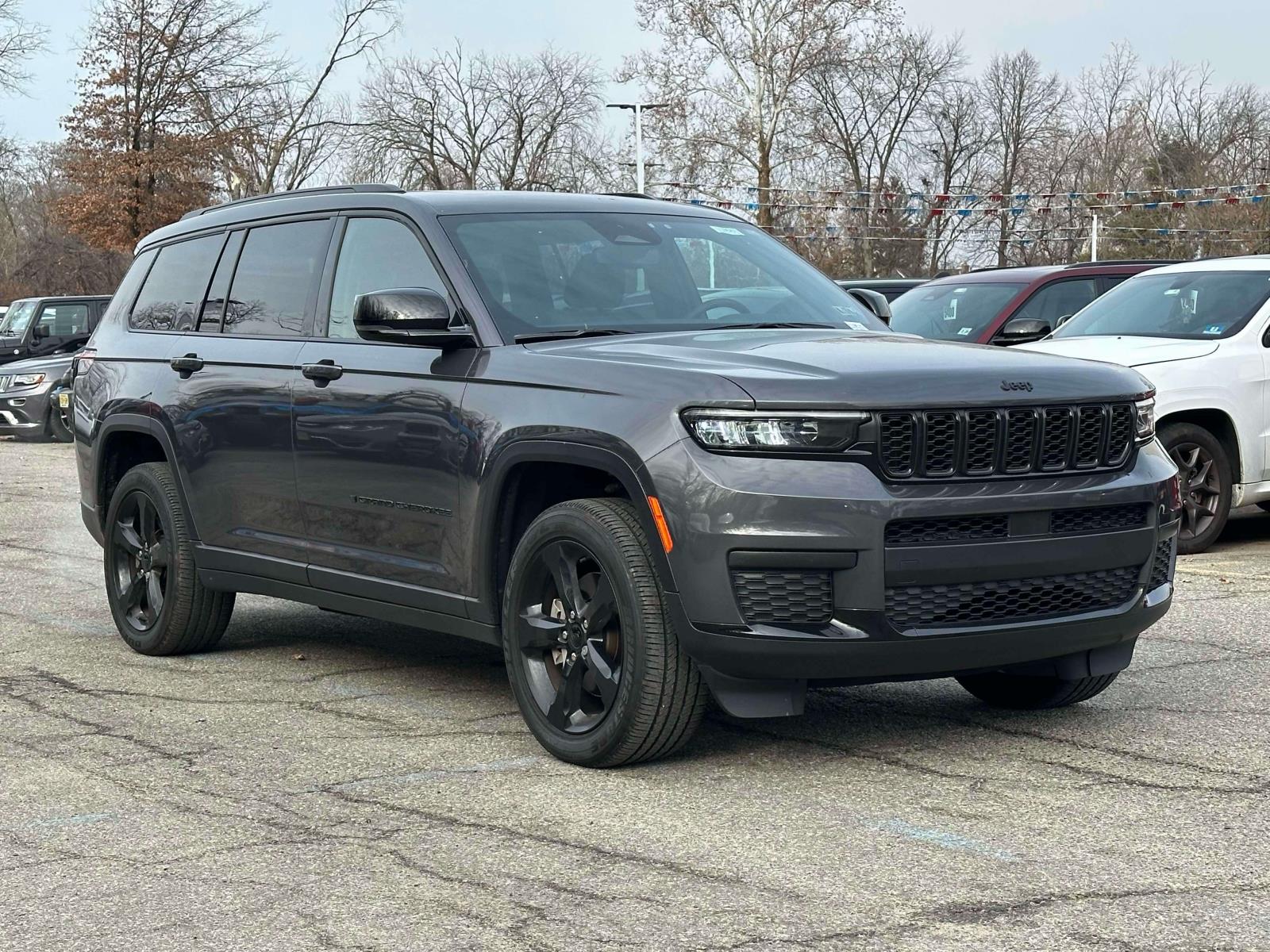 2023 Jeep Grand Cherokee L Altitude's photo