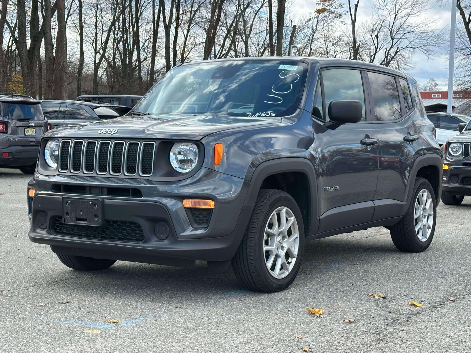 2023 Jeep Renegade Latitude photo 2