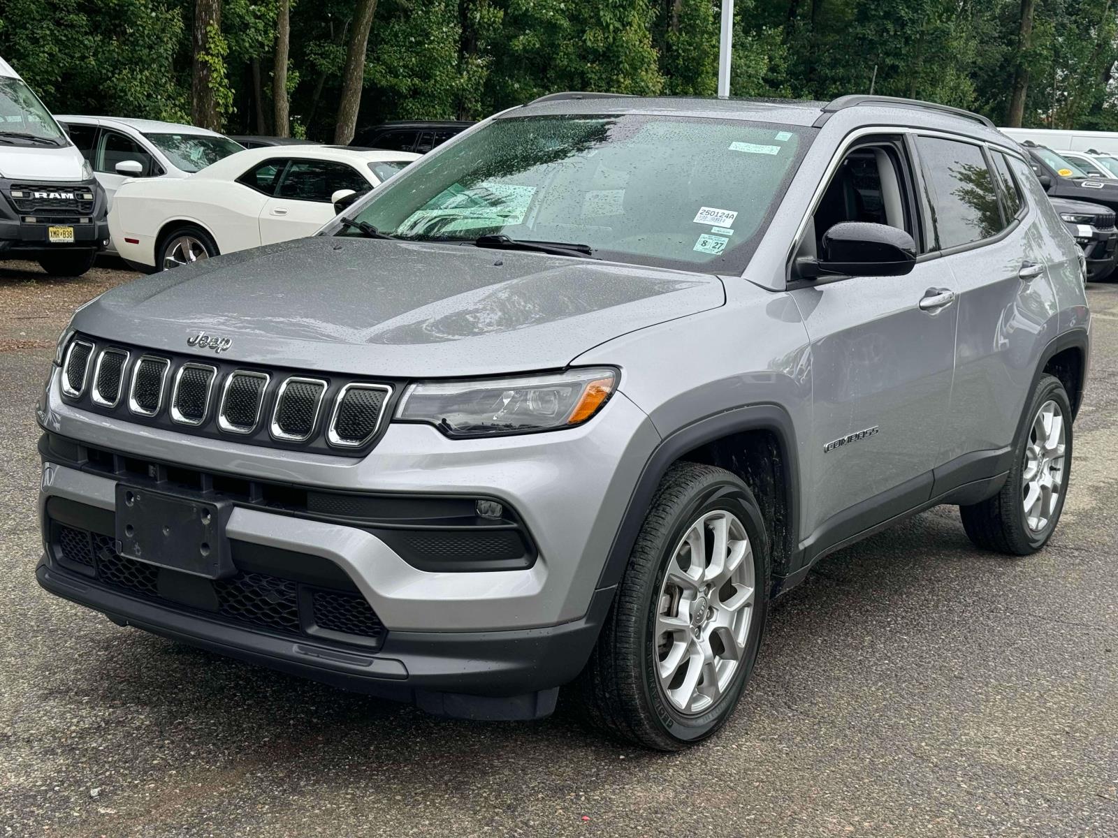 Used 2022 Jeep Compass Latitude Lux with VIN 3C4NJDFB1NT165181 for sale in Little Falls, NJ