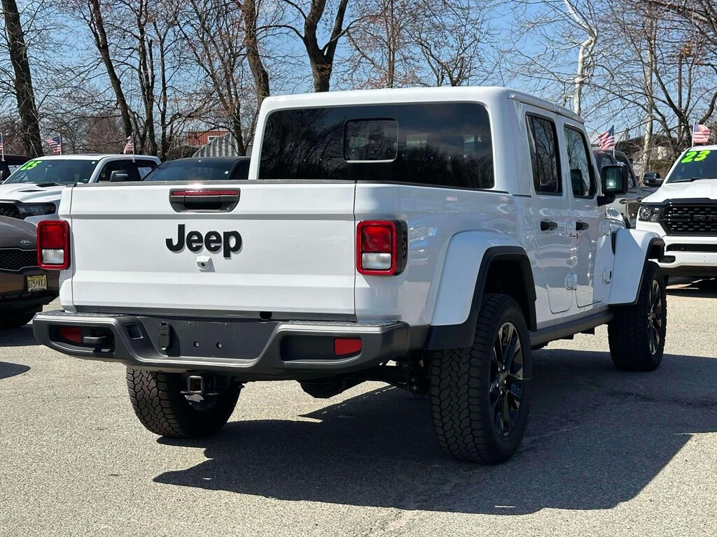 Used 2025 Jeep Gladiator Nighthawk 4x4 *Ltd Avail* Crew Cab Pickup
