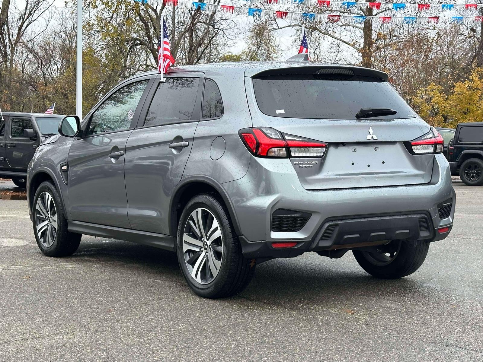 2024 Mitsubishi Outlander Sport ES photo 3