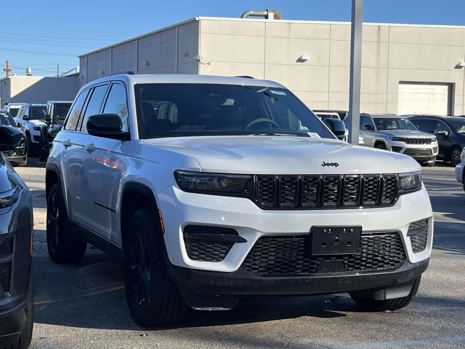 2024 Jeep Grand Cherokee Altitude's photo