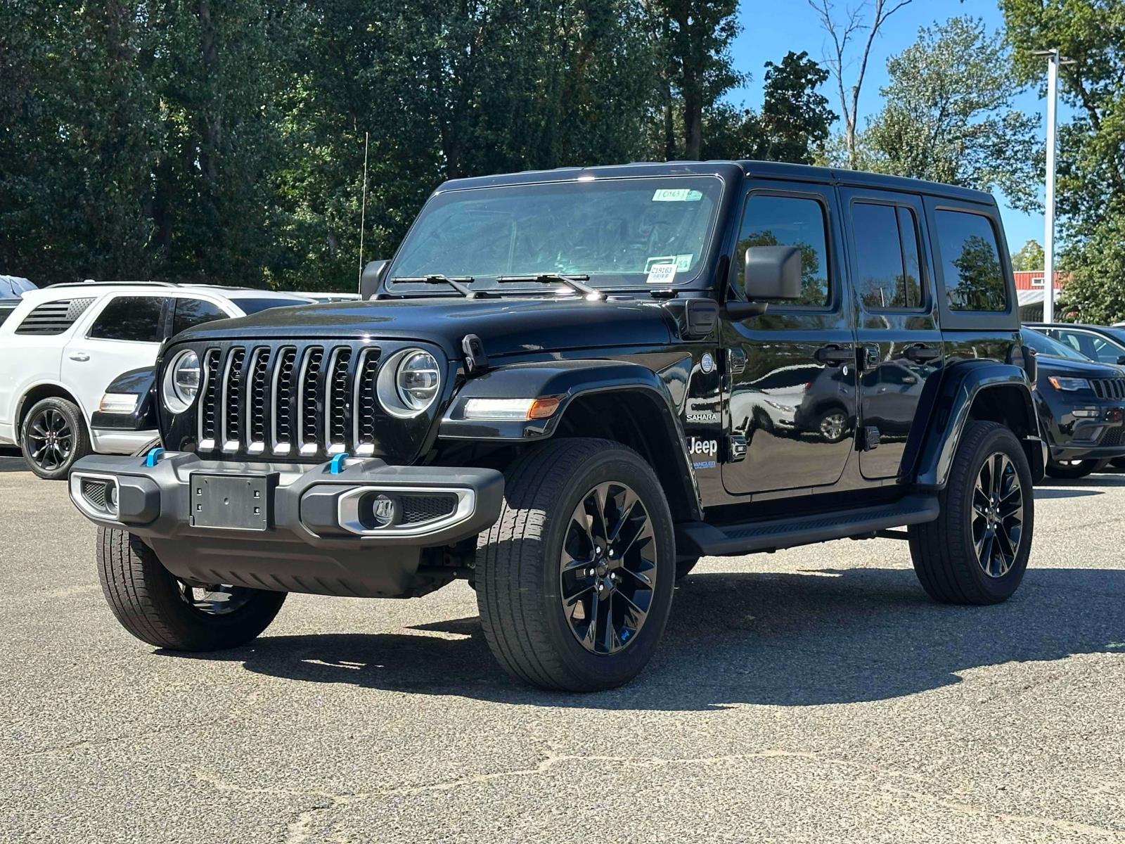 2022 Jeep Wrangler 4xe Unlimited Sahara Sport photo 2