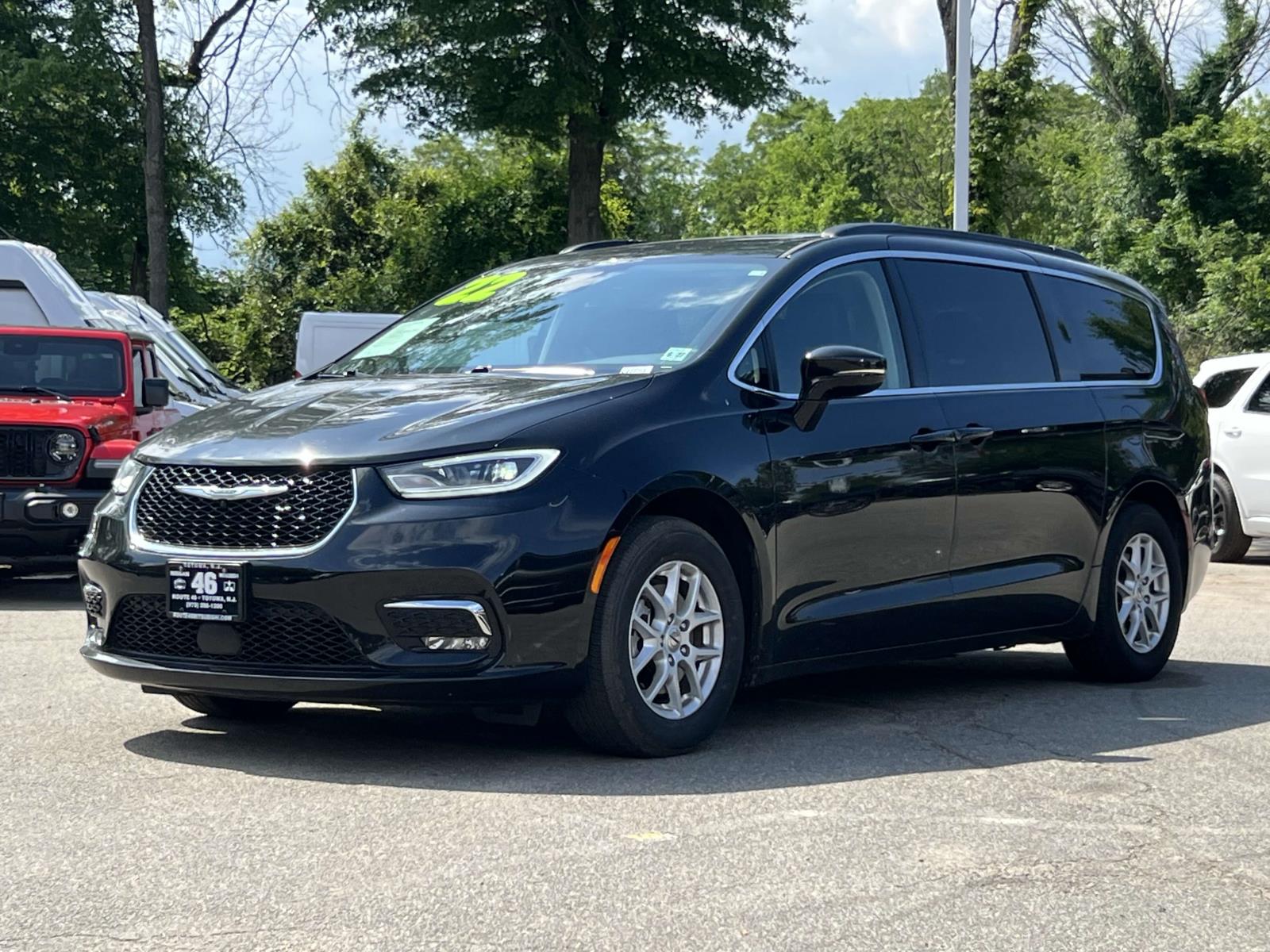Used 2022 Chrysler Pacifica Touring L with VIN 2C4RC1BG9NR130774 for sale in Little Falls, NJ