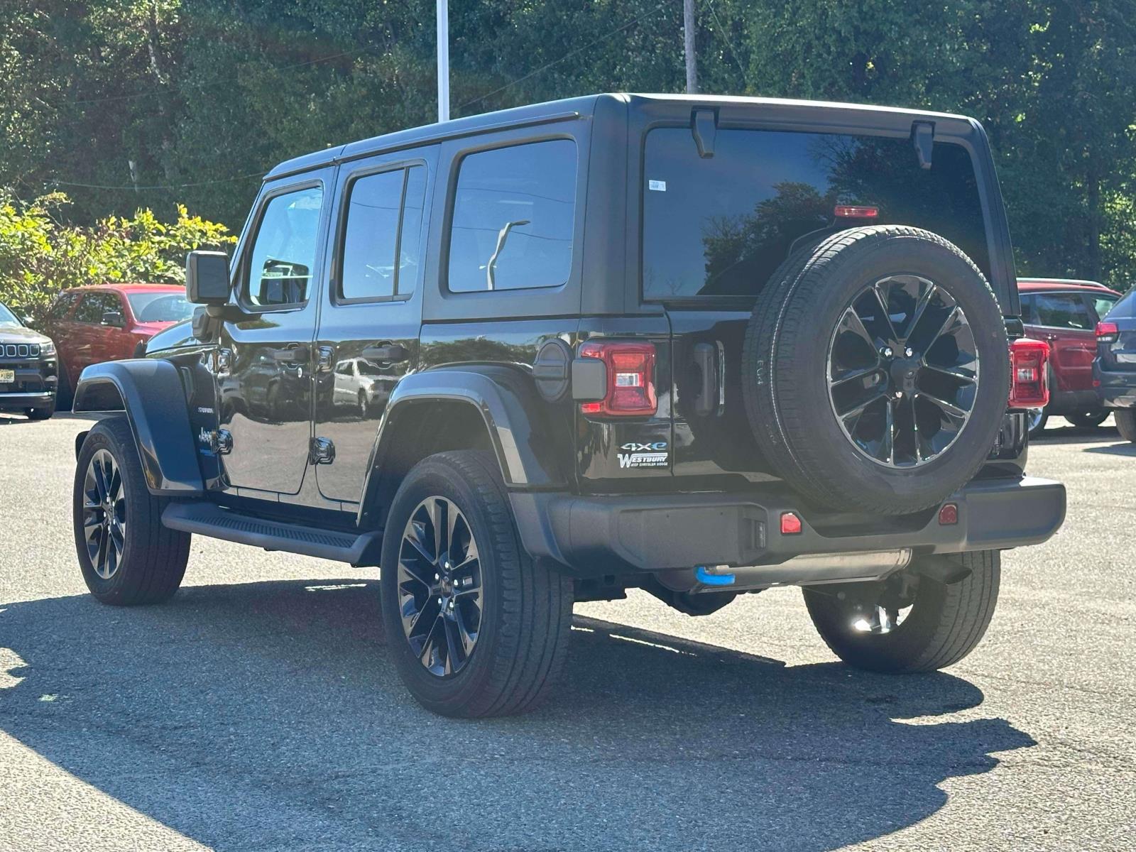 2022 Jeep Wrangler 4xe Unlimited Sahara Sport photo 3