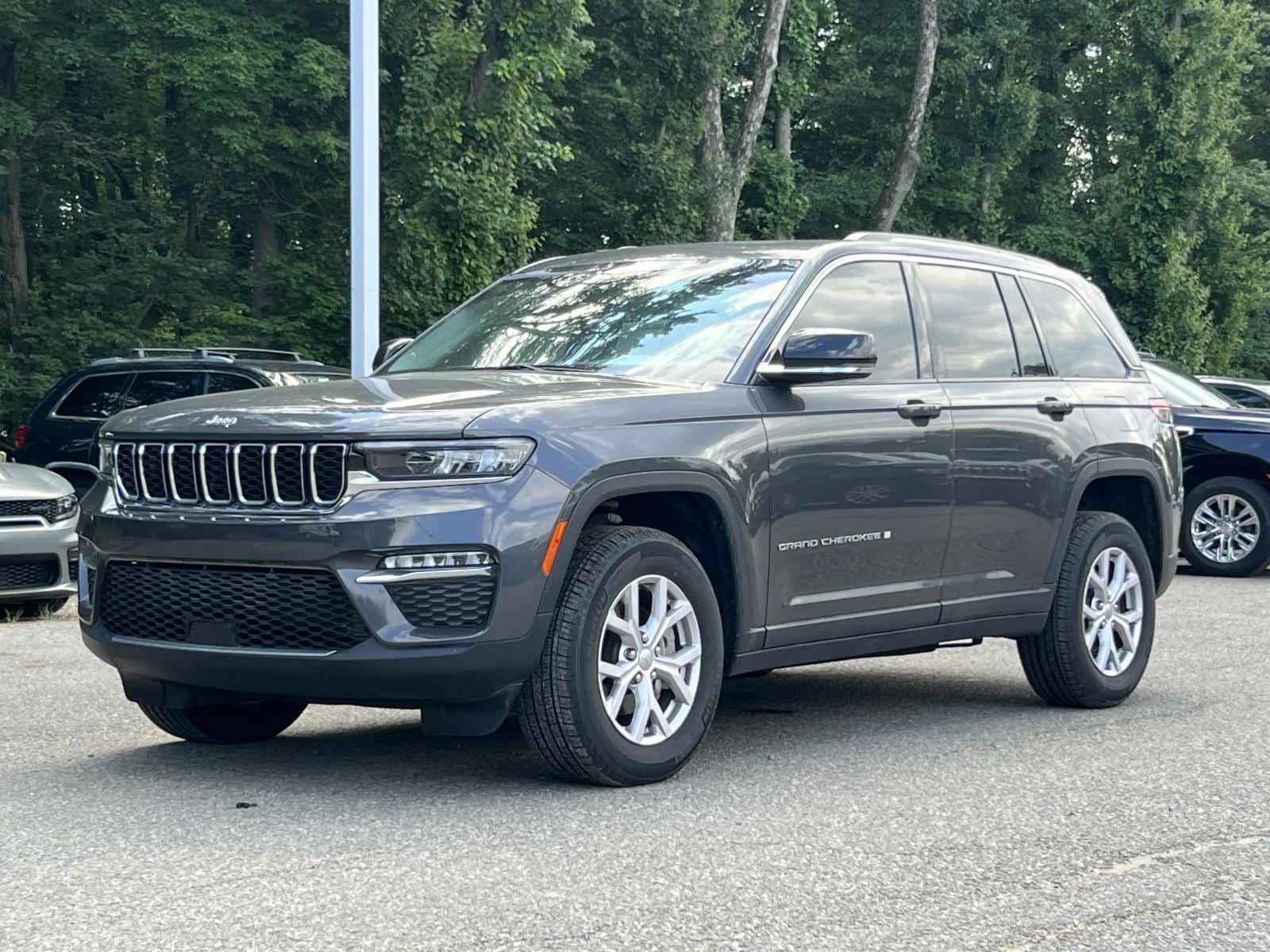 Used 2022 Jeep Grand Cherokee Limited with VIN 1C4RJHBGXN8532393 for sale in Little Falls, NJ