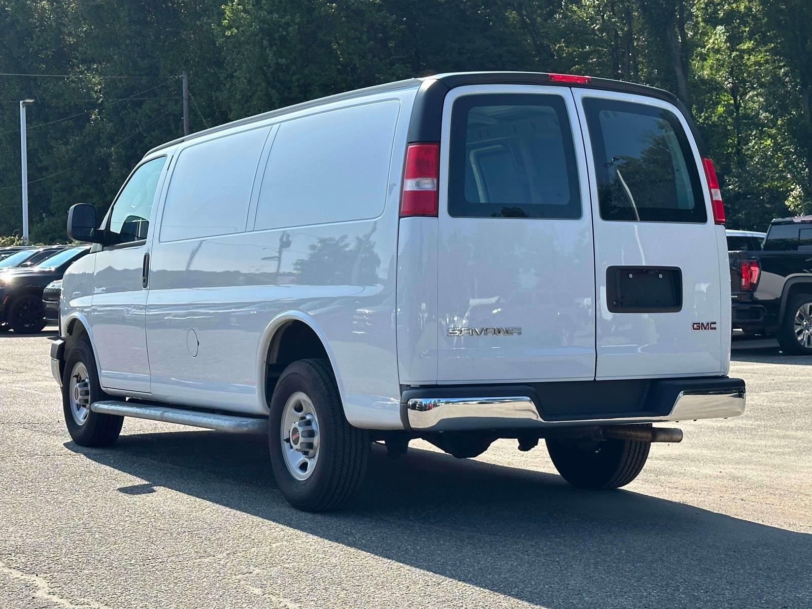 2024 Gmc Savana 2500 Cargo photo 2