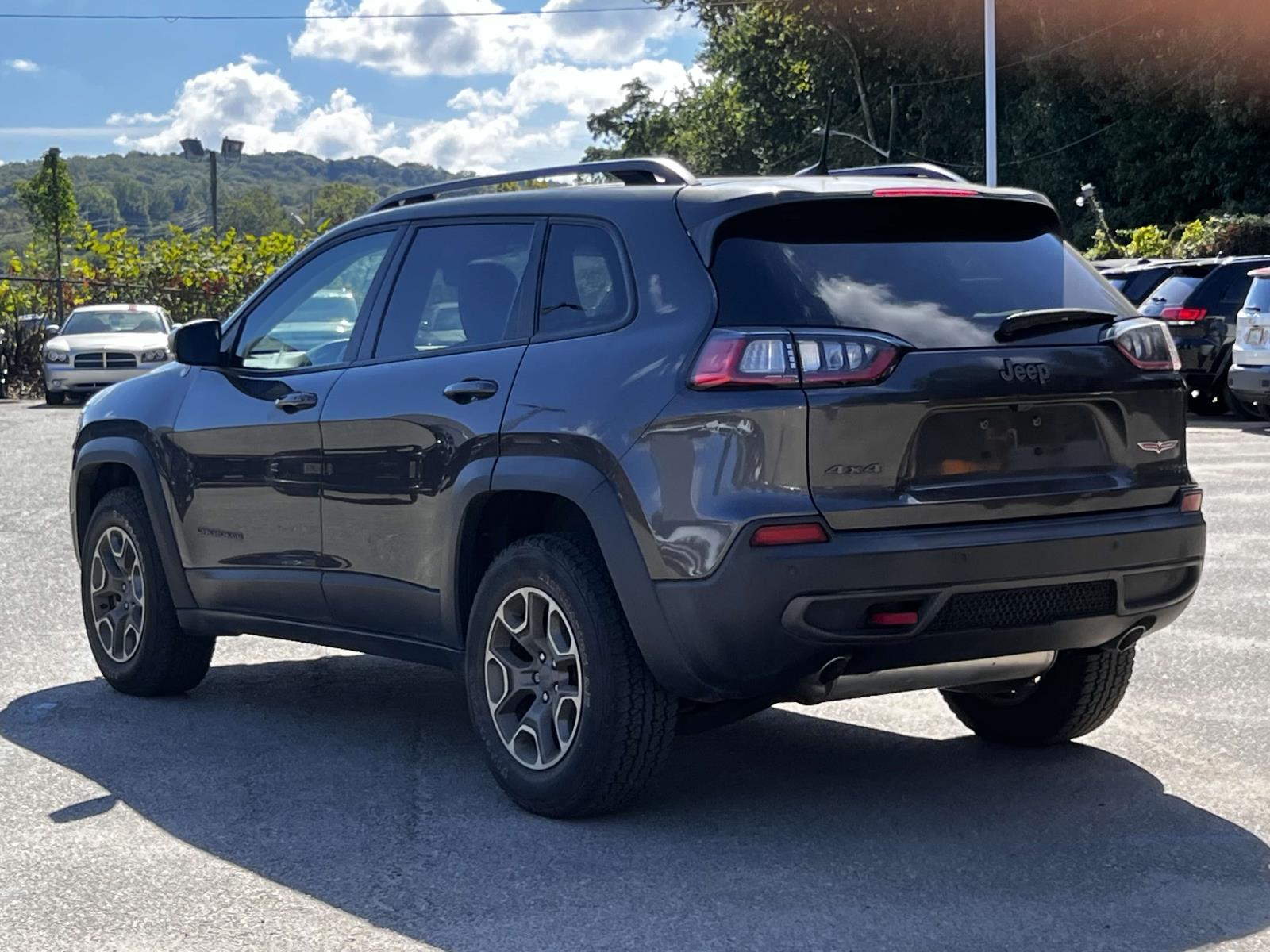2021 Jeep Cherokee Trailhawk photo 2