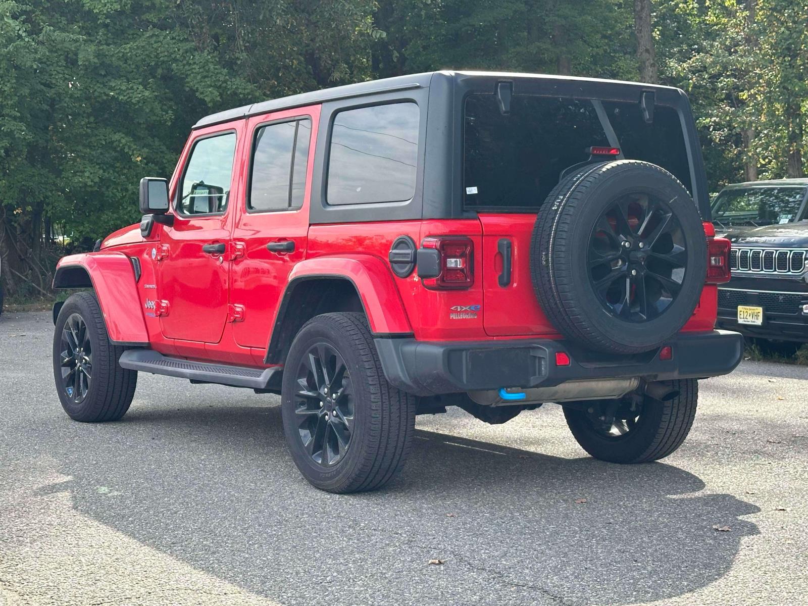2022 Jeep Wrangler 4xe Unlimited Sahara Sport photo 3