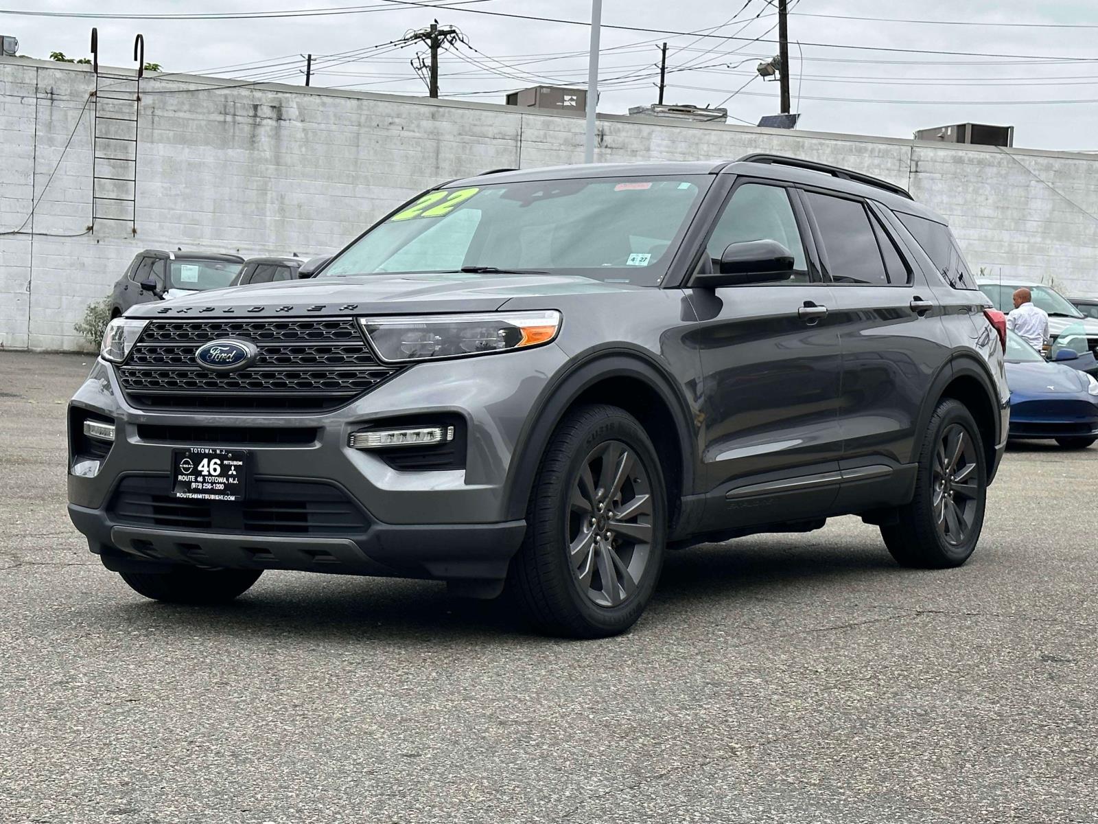 2022 Ford Explorer XLT photo 2