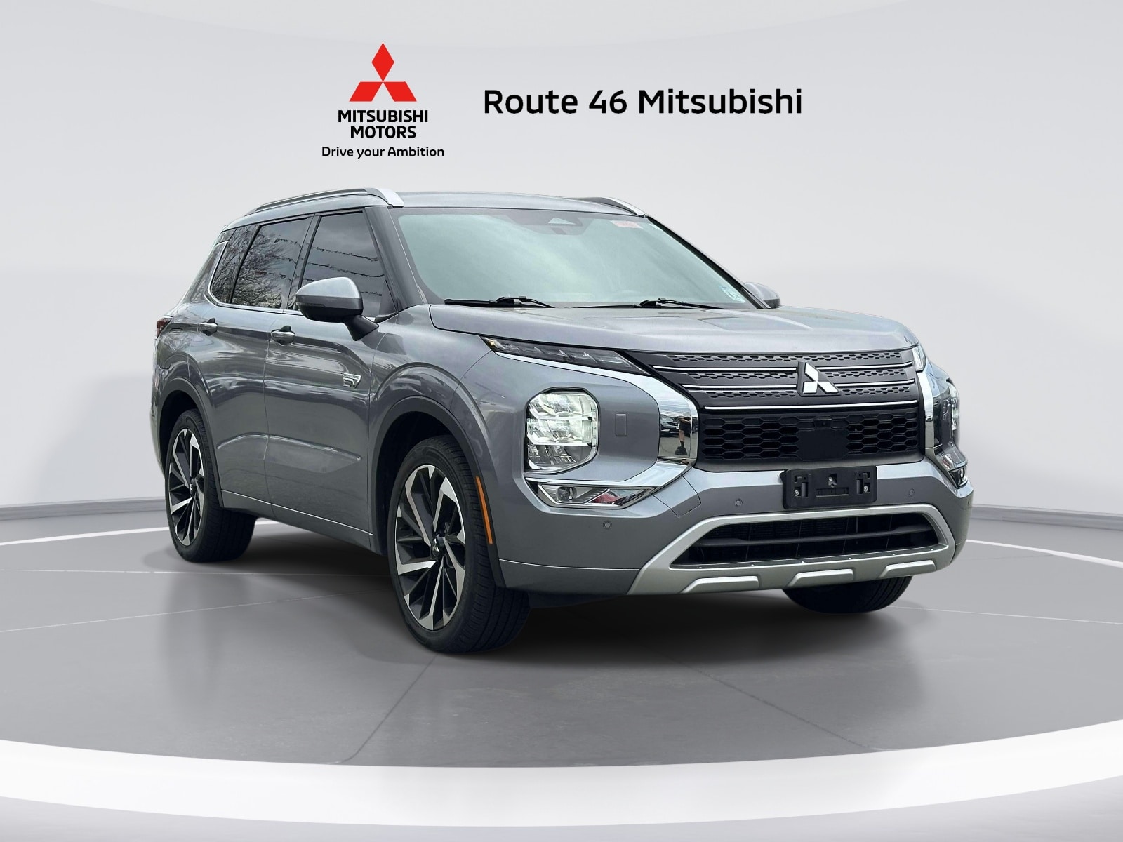 2023 Mitsubishi Outlander Plug-in Hybrid SEL S-AWC's photo