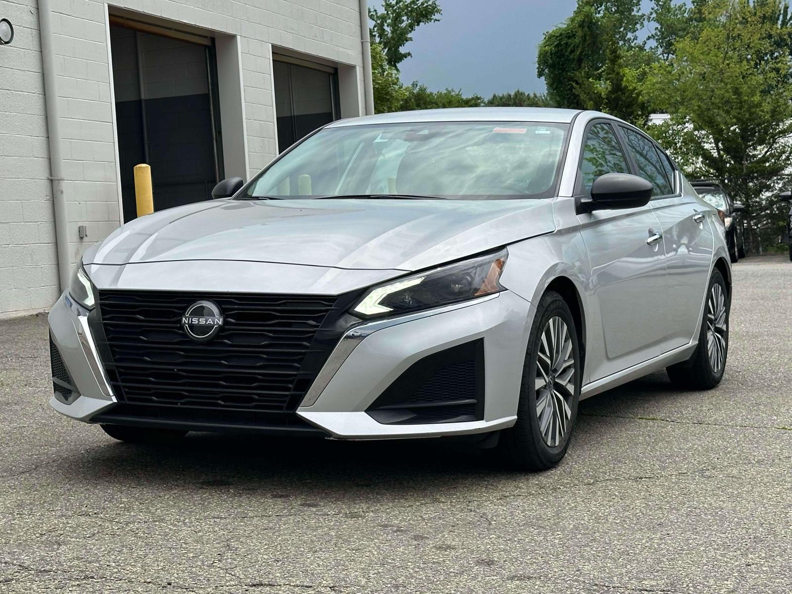 Used 2024 Nissan Altima SV with VIN 1N4BL4DV9RN345871 for sale in Totowa, NJ