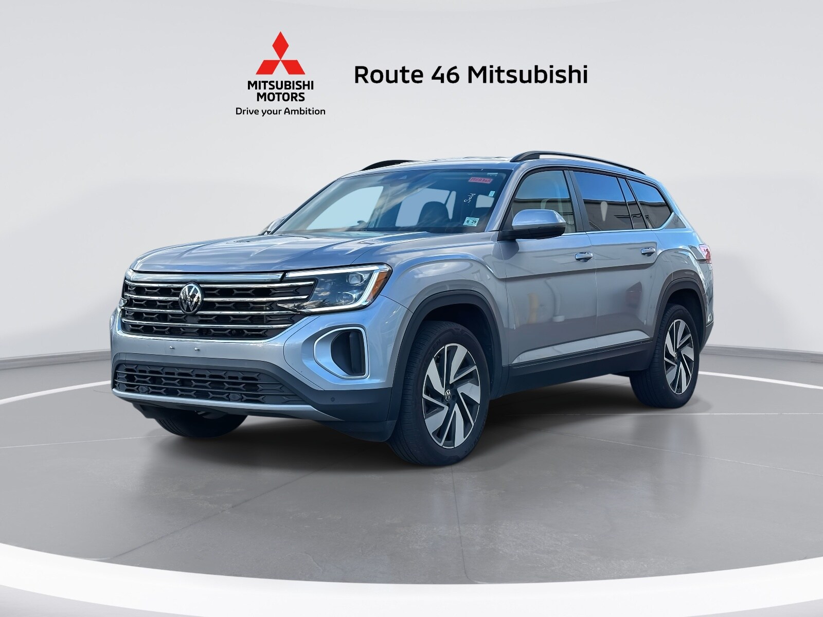 2024 Volkswagen Atlas SE Technology photo 2