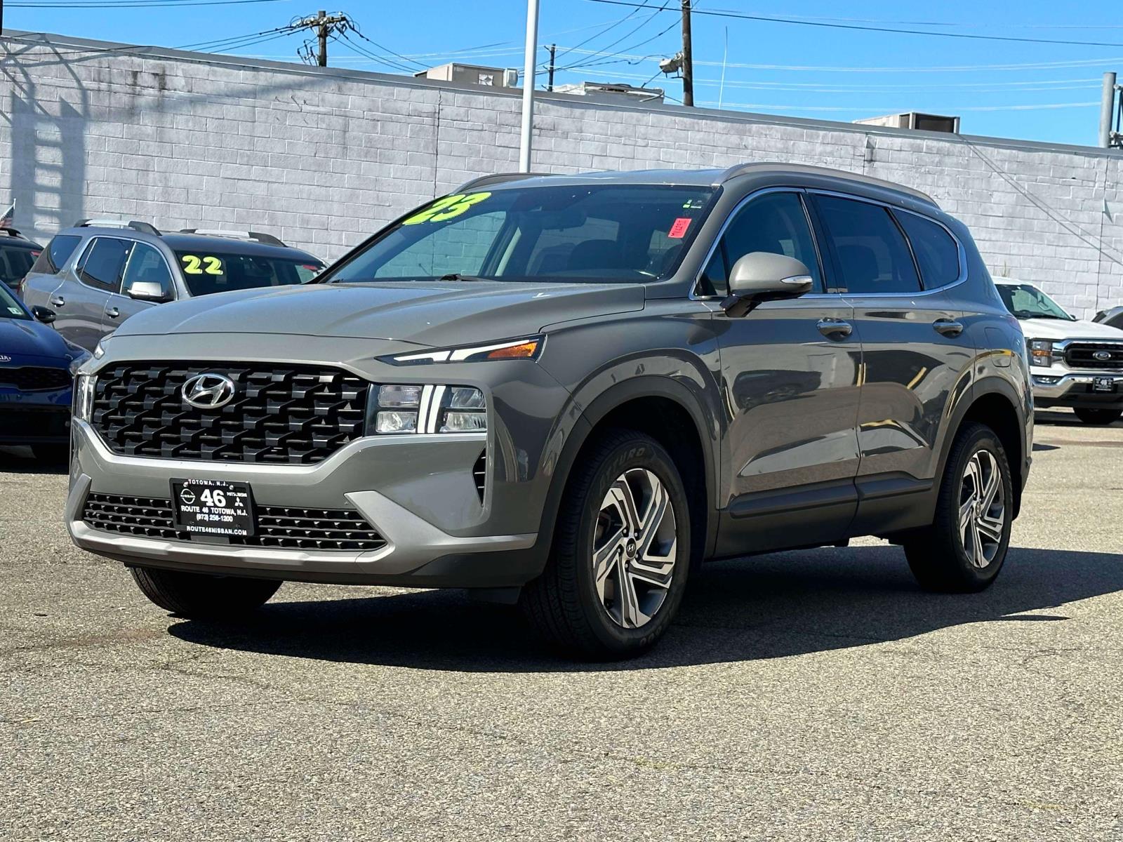 2023 Hyundai Santa Fe SEL photo 2