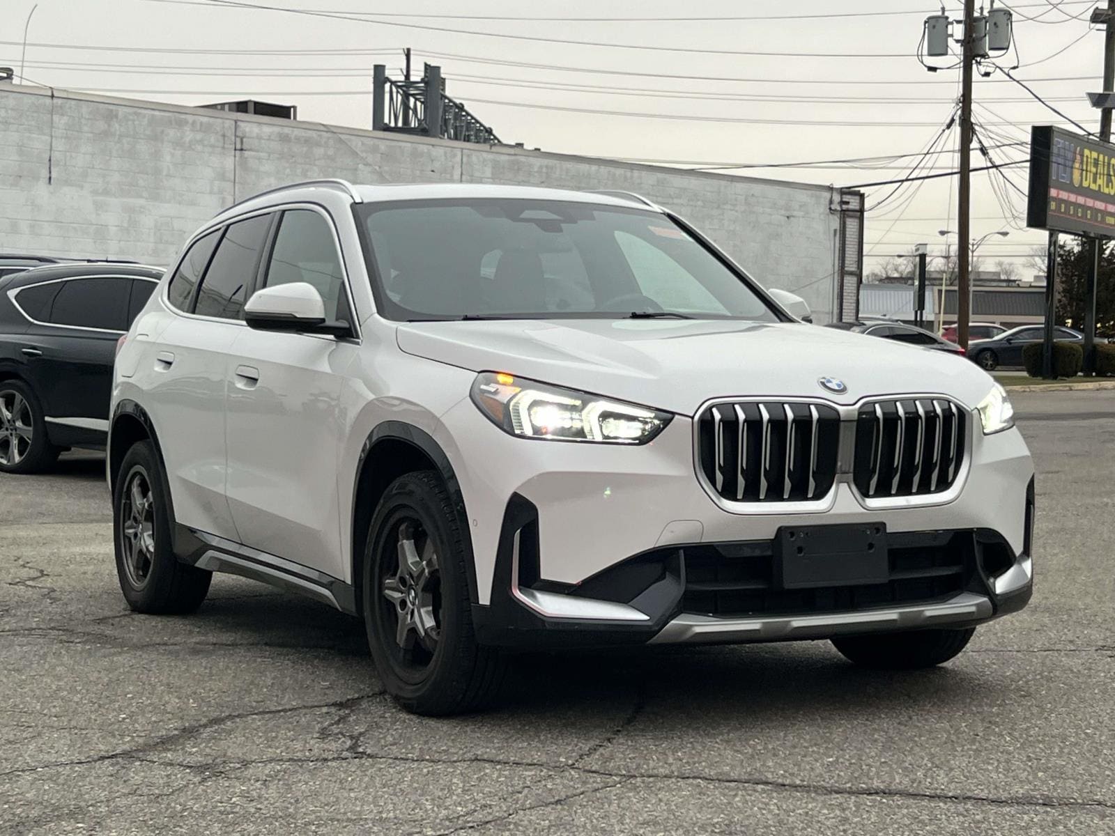 2025 BMW X1 28i's photo