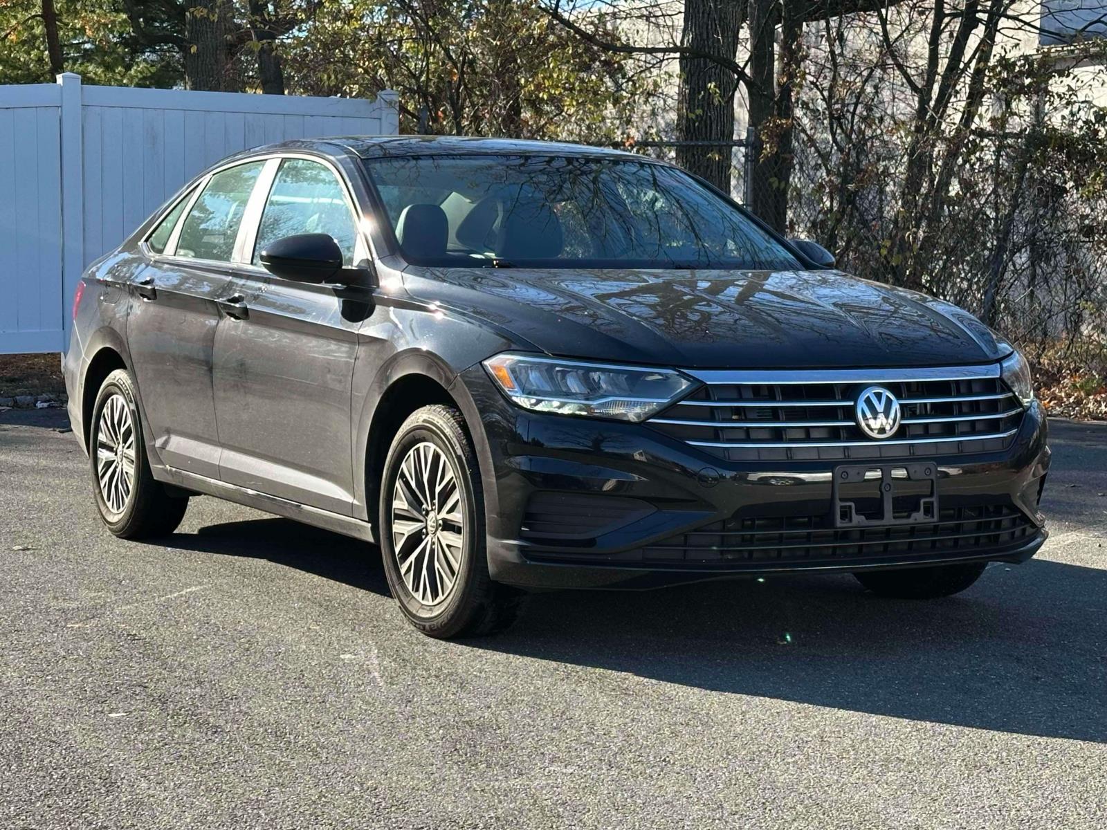 2021 Volkswagen Jetta SE's photo