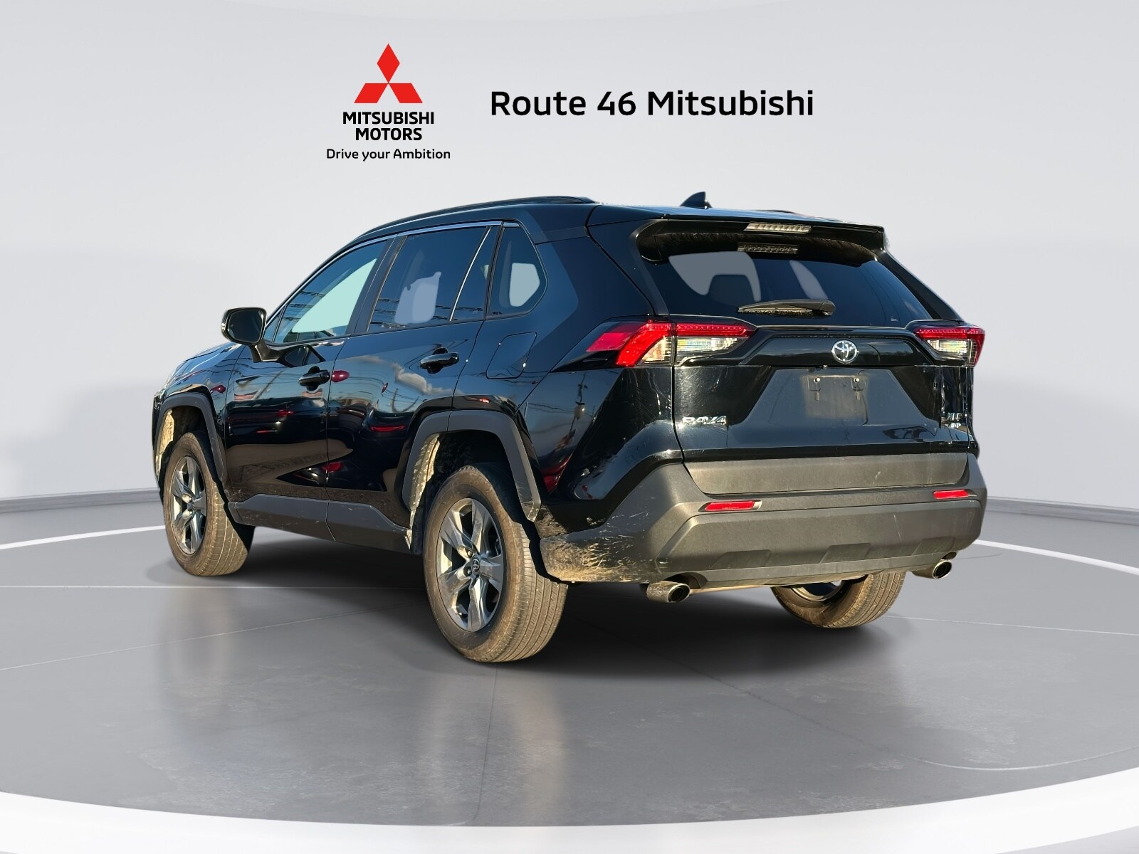 2024 Toyota RAV4 XLE photo 3