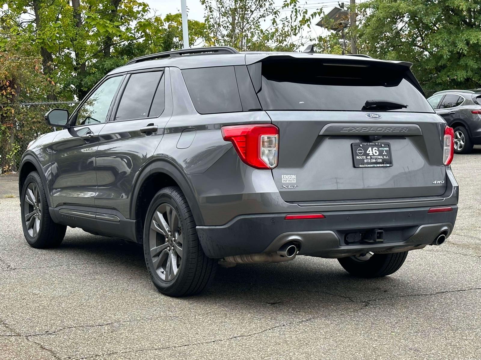 2022 Ford Explorer XLT photo 3