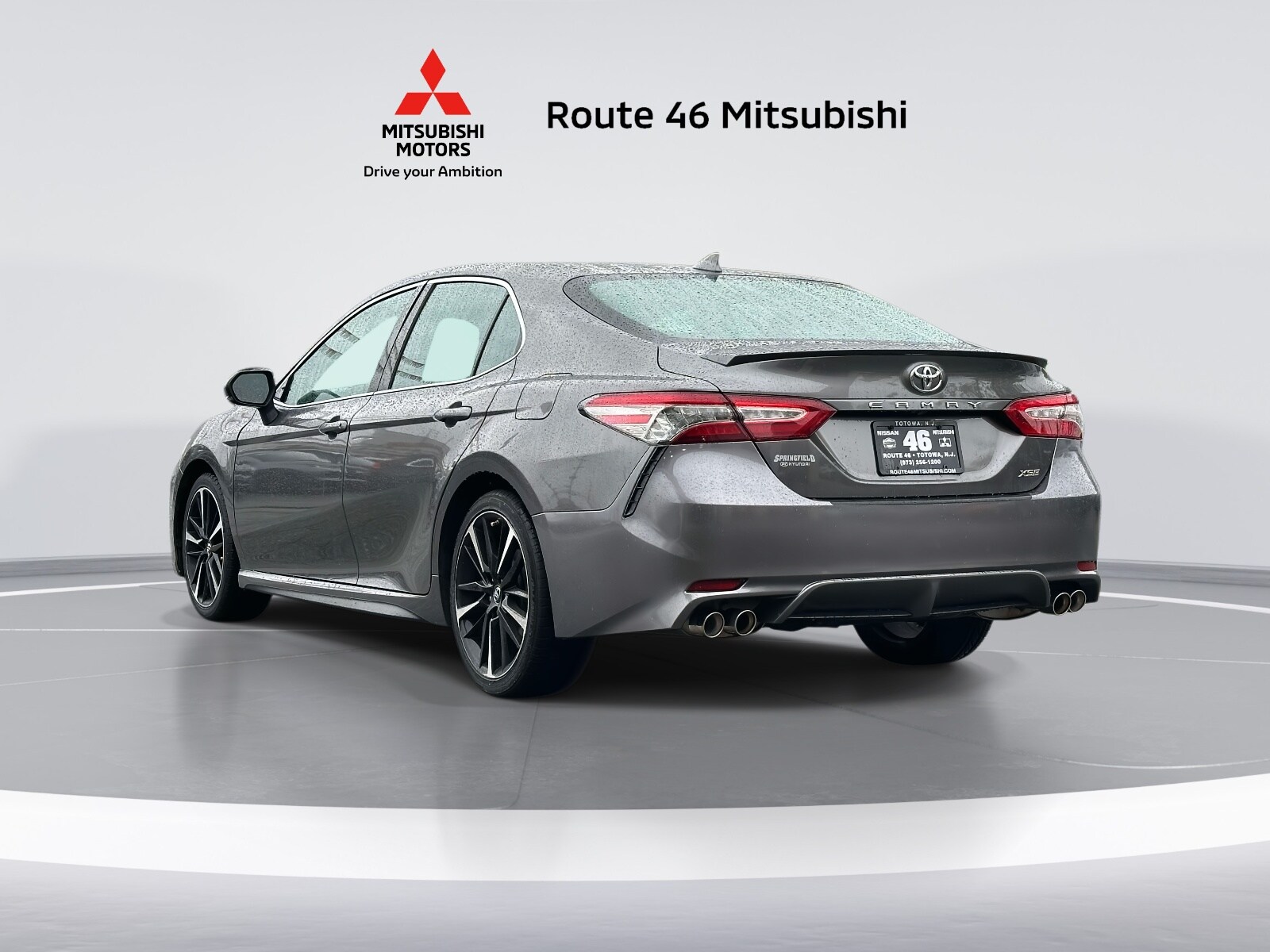 2019 Toyota Camry XSE photo 3