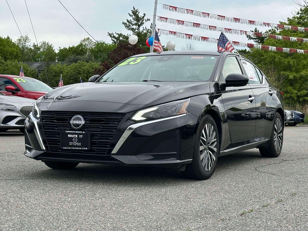 Used 2023 Nissan Altima 2.5 SV Sedan