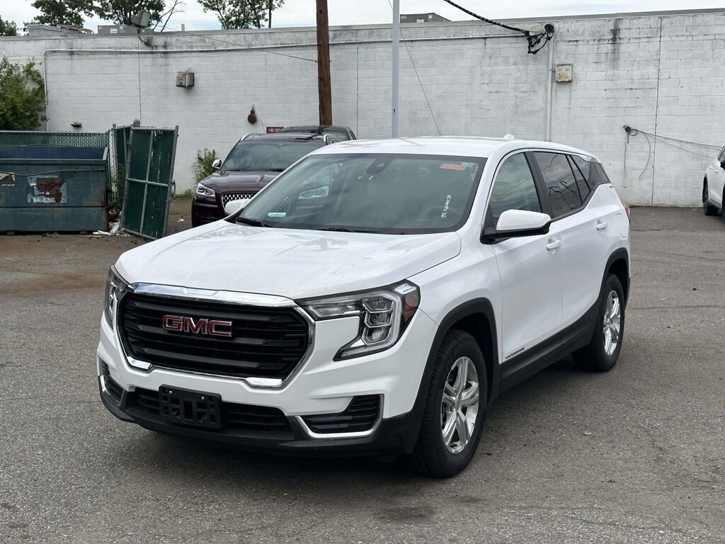 Used 2024 GMC Terrain SLE SUV