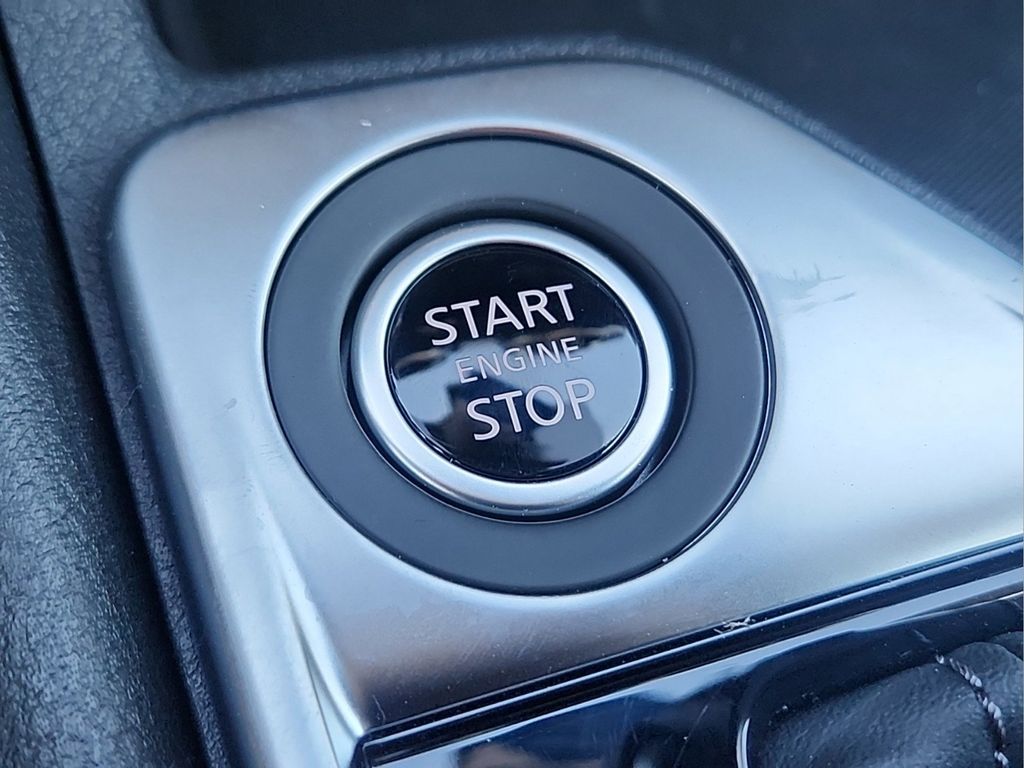 2025 Nissan Sentra SV - Photo 9