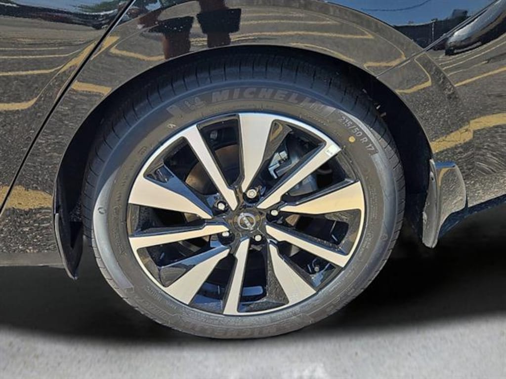 New 2025 Nissan Sentra SV