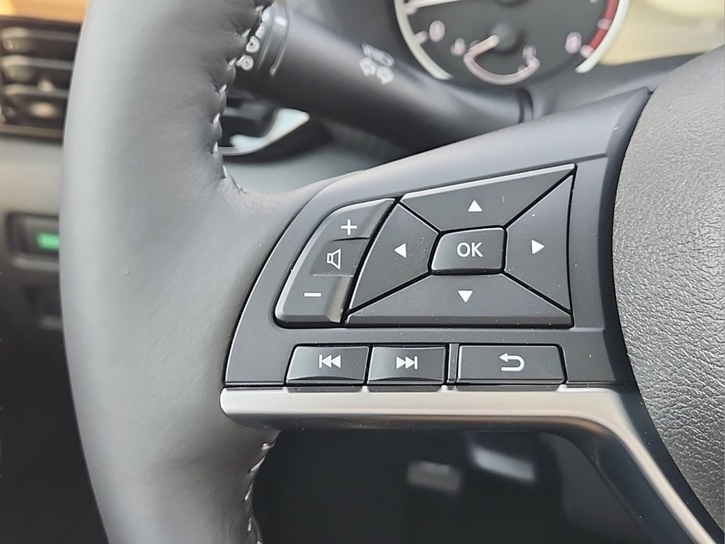 2025 Nissan Sentra SV - Photo 13