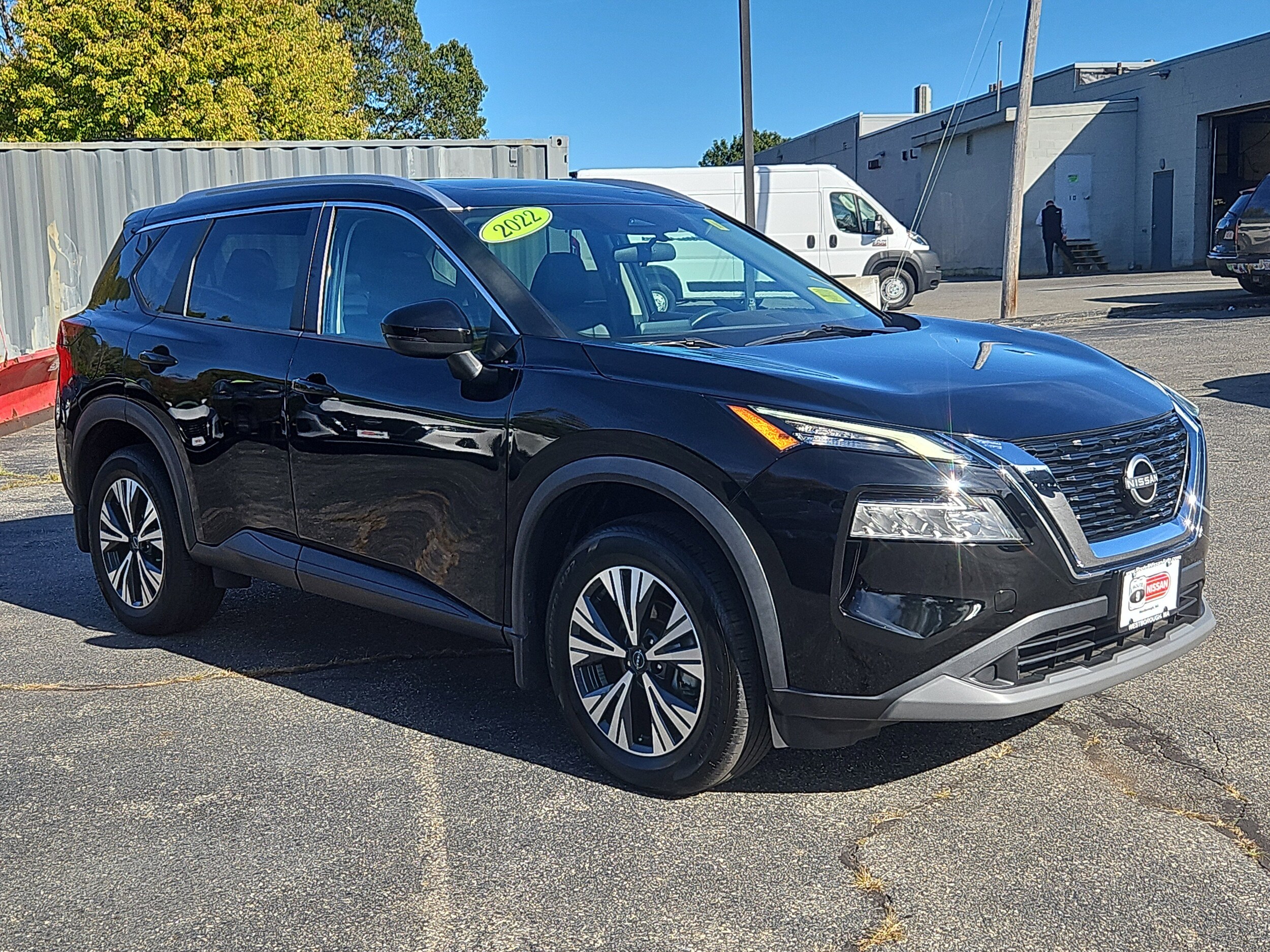 2022 Nissan Rogue SV photo 2