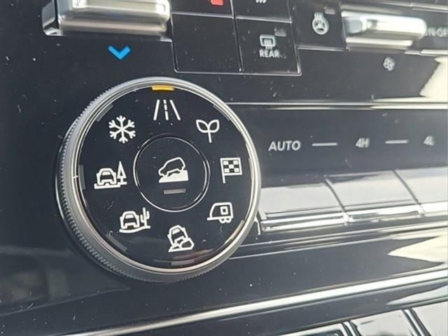 2025 Nissan Armada SL - Photo 34