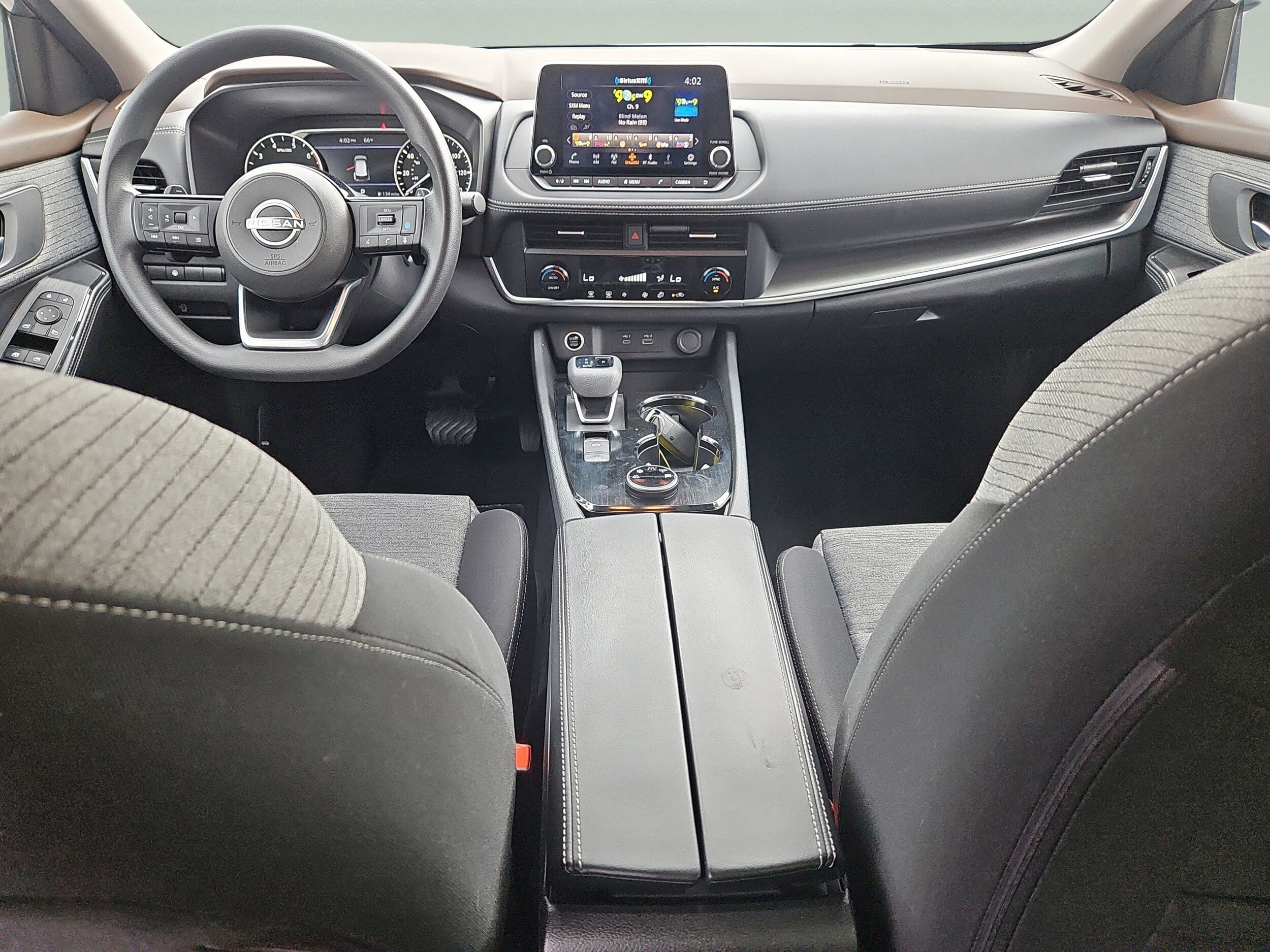 2023 Nissan Rogue SV photo 2