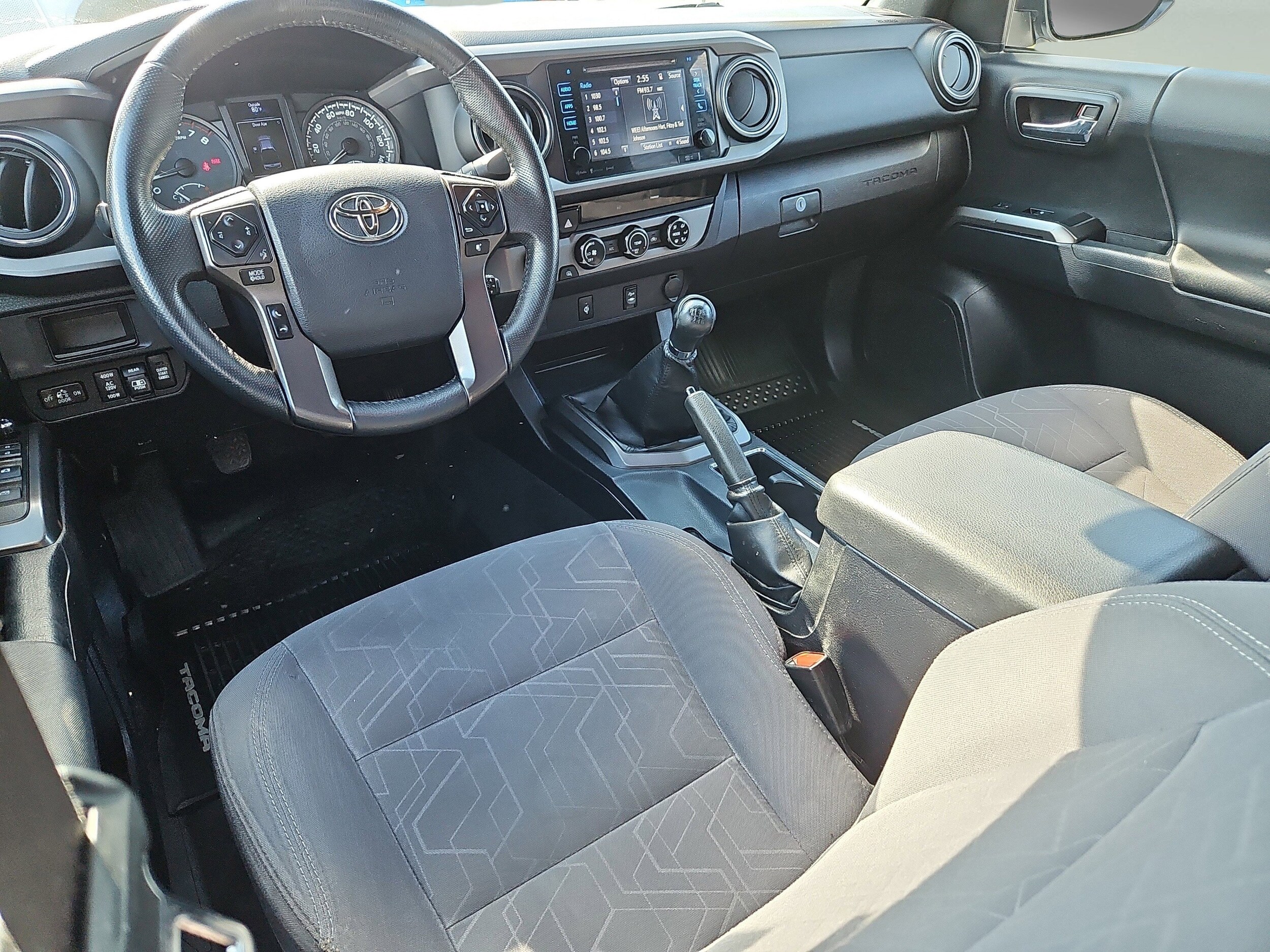 2017 Toyota Tacoma SR5 Double Cab photo 2