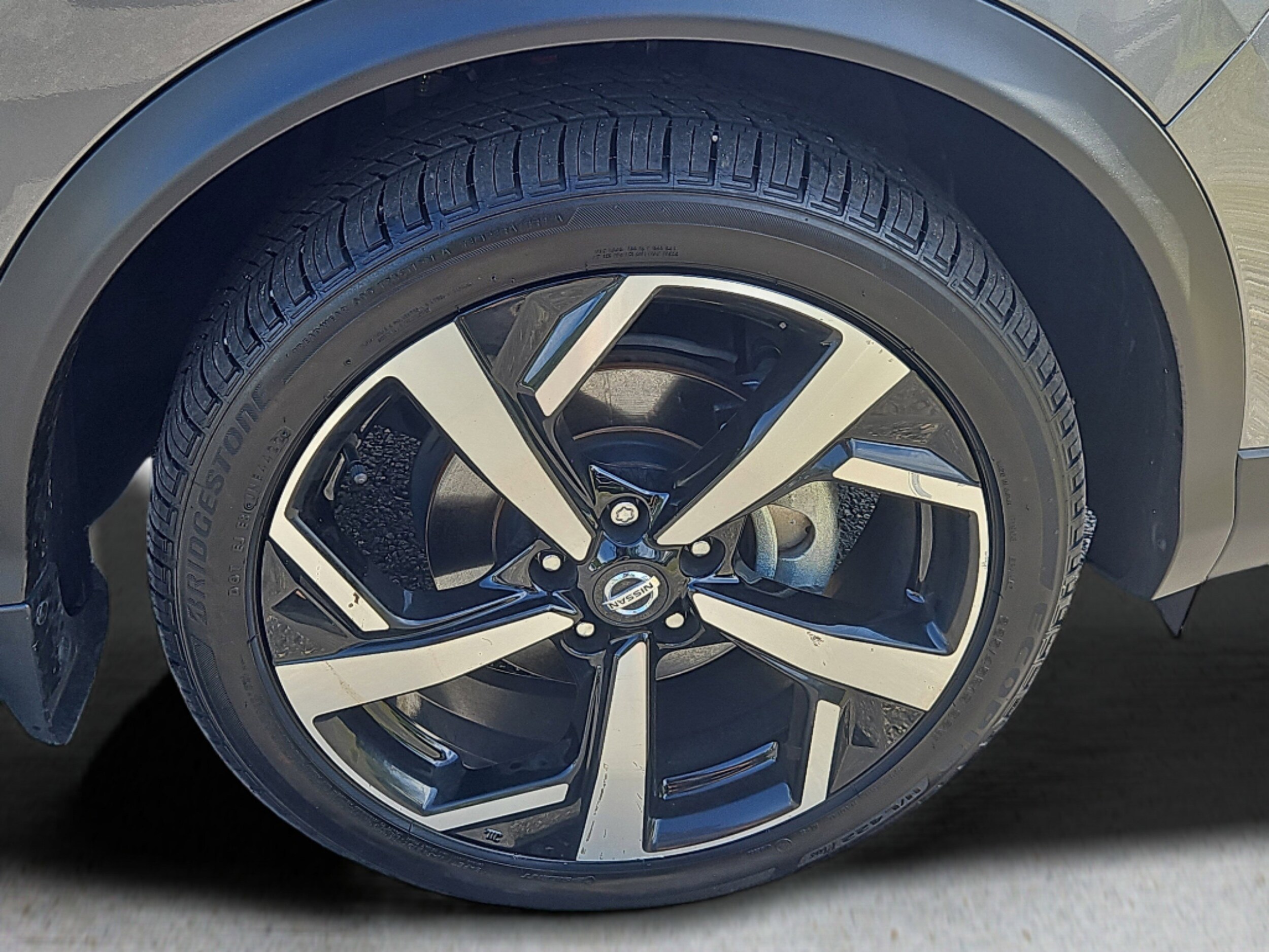 2022 Nissan Rogue Sport SL photo 3