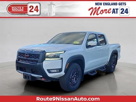 2025 Nissan Frontier Crew Cab PRO-4X 4x4 Truck Crew Cab