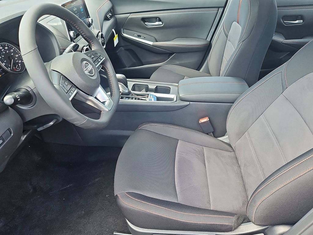 2025 Nissan Sentra SR - Photo 13