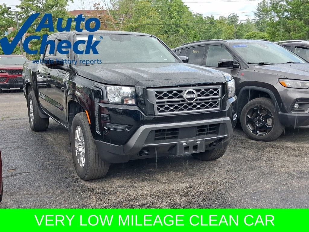 2023 Nissan Frontier SV Crew Cab 4X4 SWB's photo
