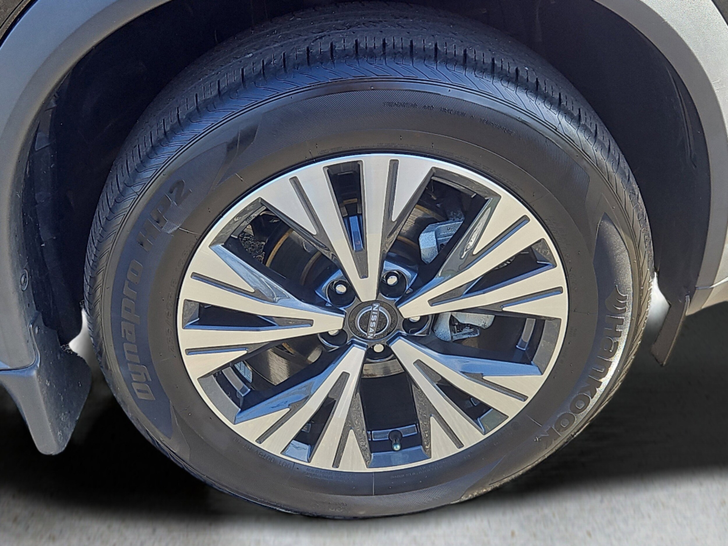 2022 Nissan Rogue SV photo 4