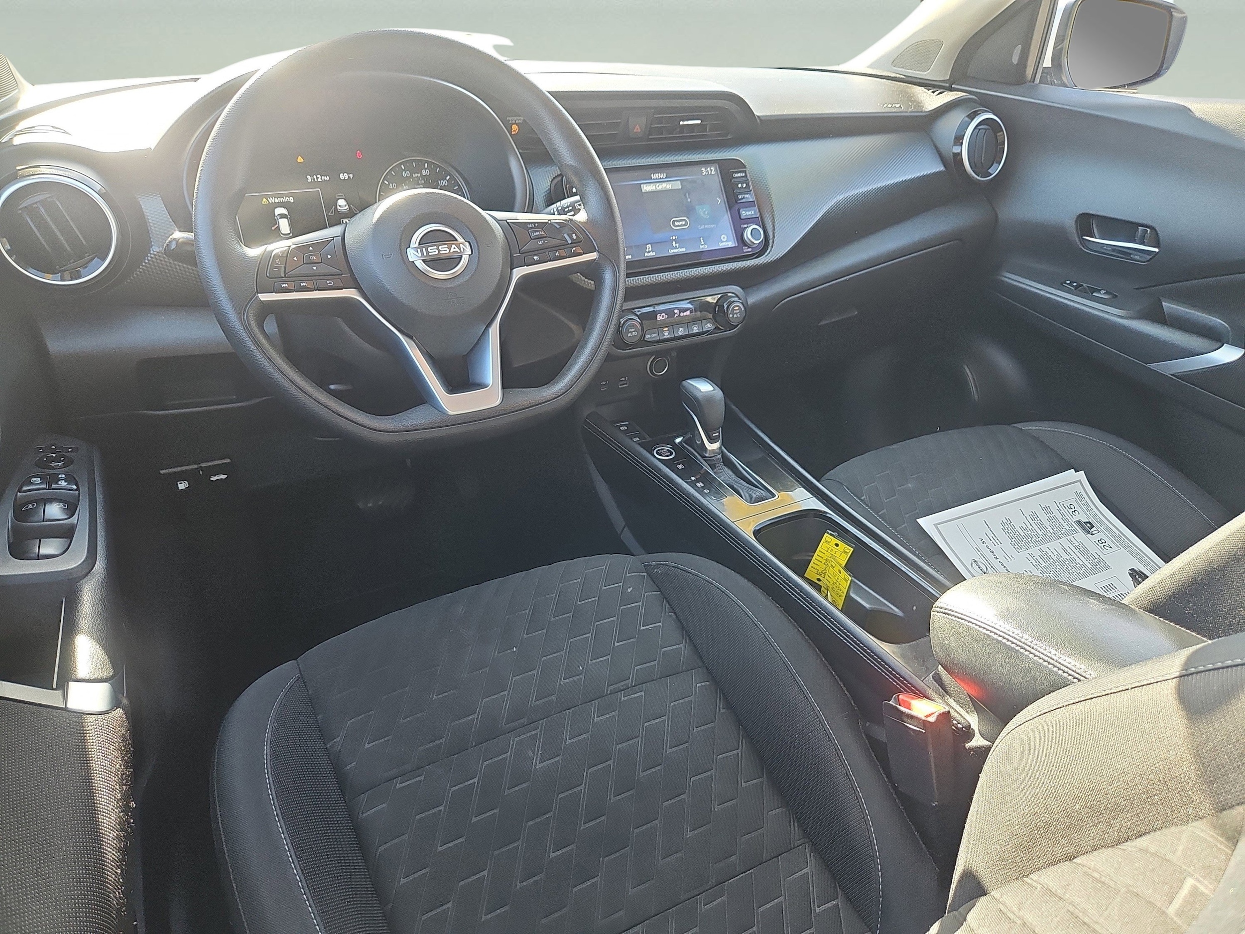 2022 Nissan Kicks SV photo 2
