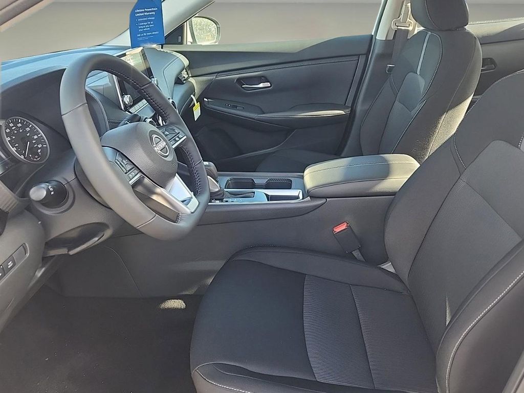2025 Nissan Sentra SV - Photo 15