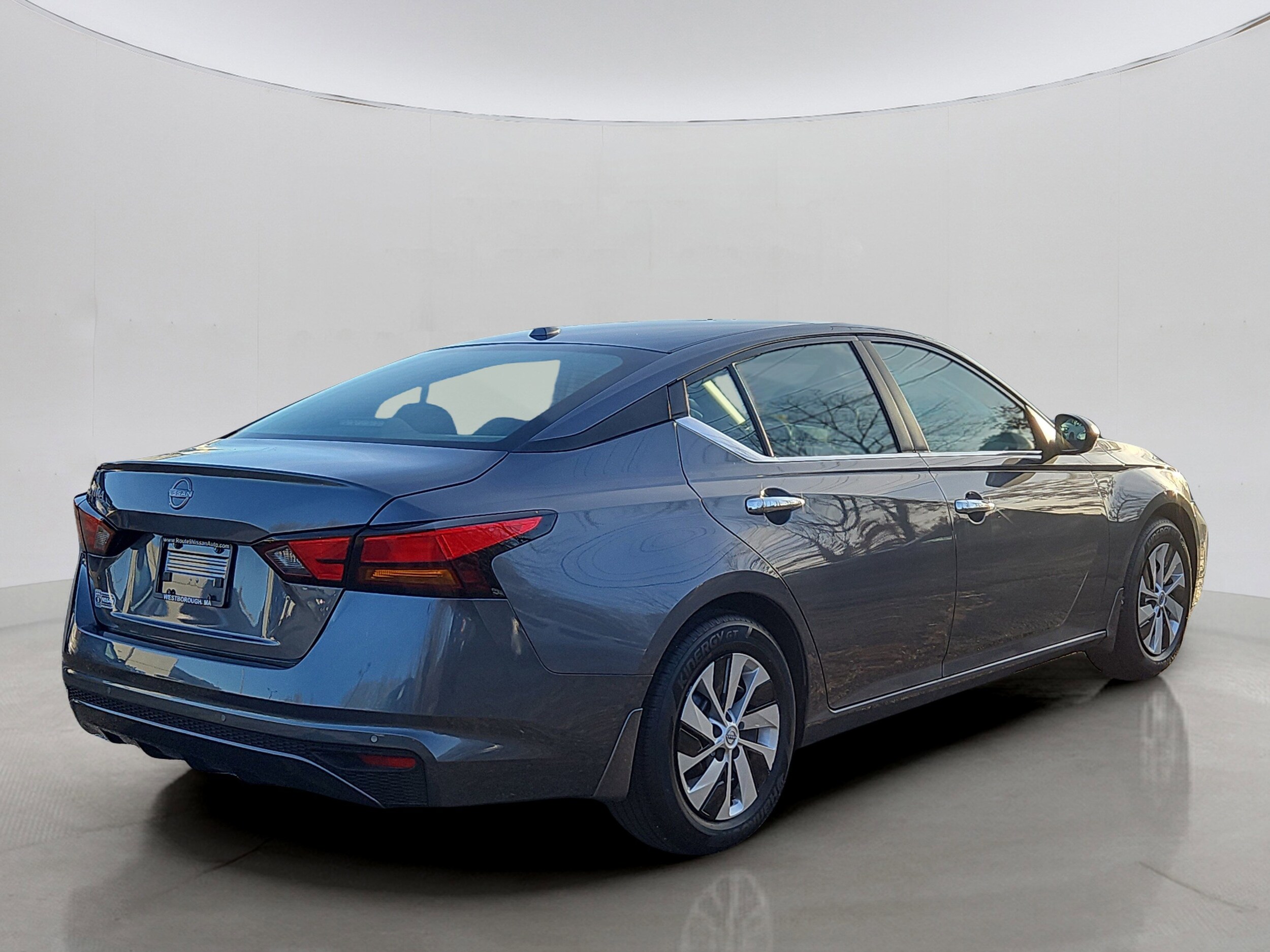 2025 Nissan Altima S photo 2