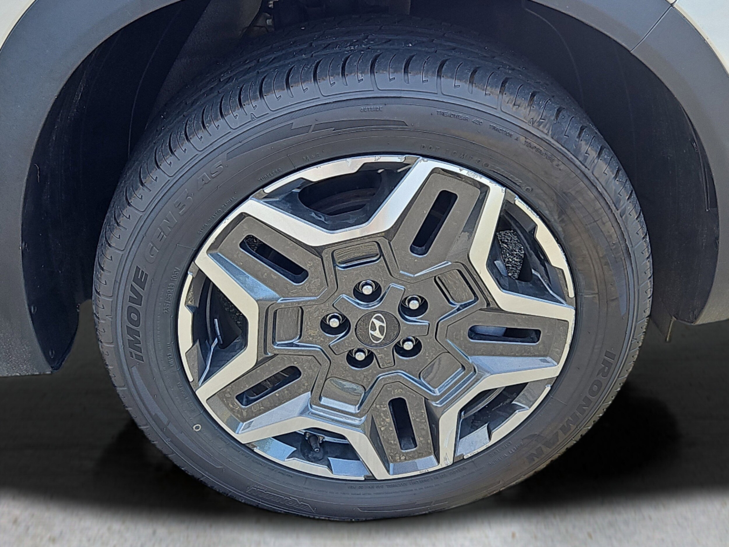 2023 Hyundai Santa Fe Limited photo 2