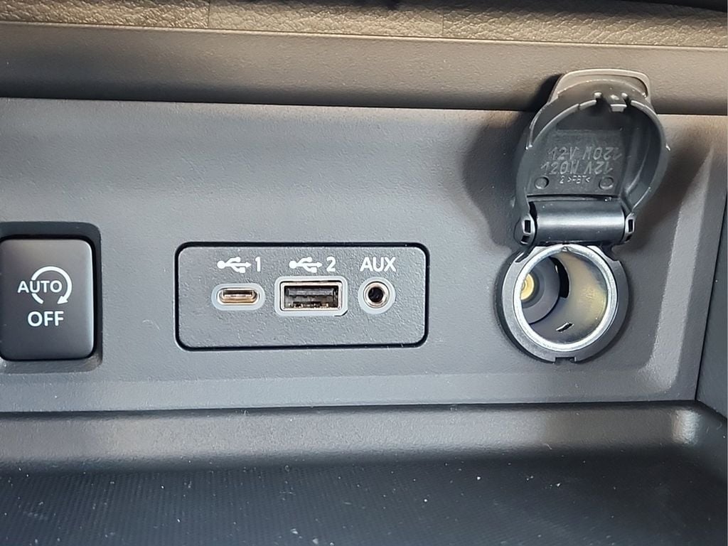 2025 Nissan Sentra SV - Photo 10