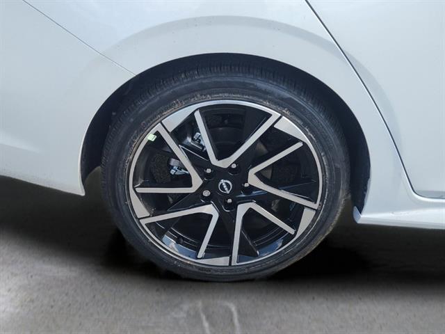 2025 Nissan Sentra SR photo 4